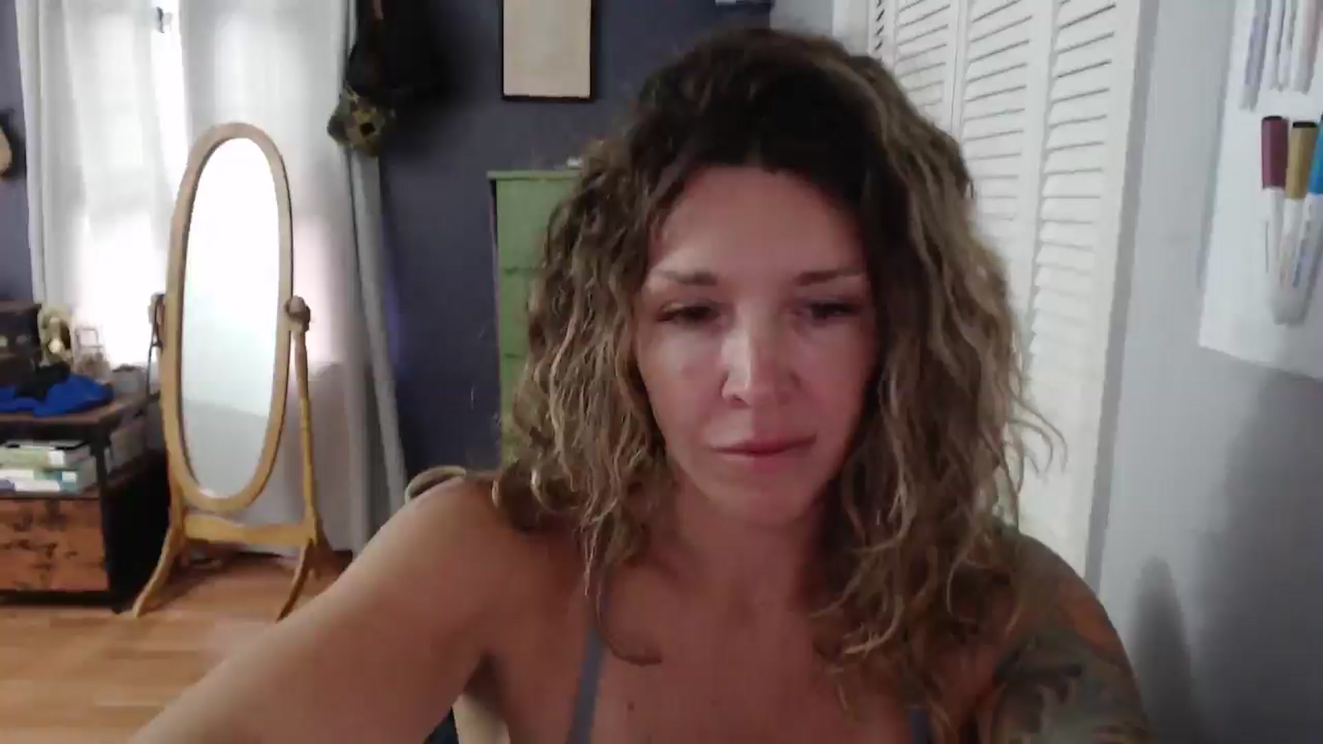 Gallery image thumbnail from HazelJane7's myfreecams stream on, 09/07/2025, 16:55 image 15 of 20