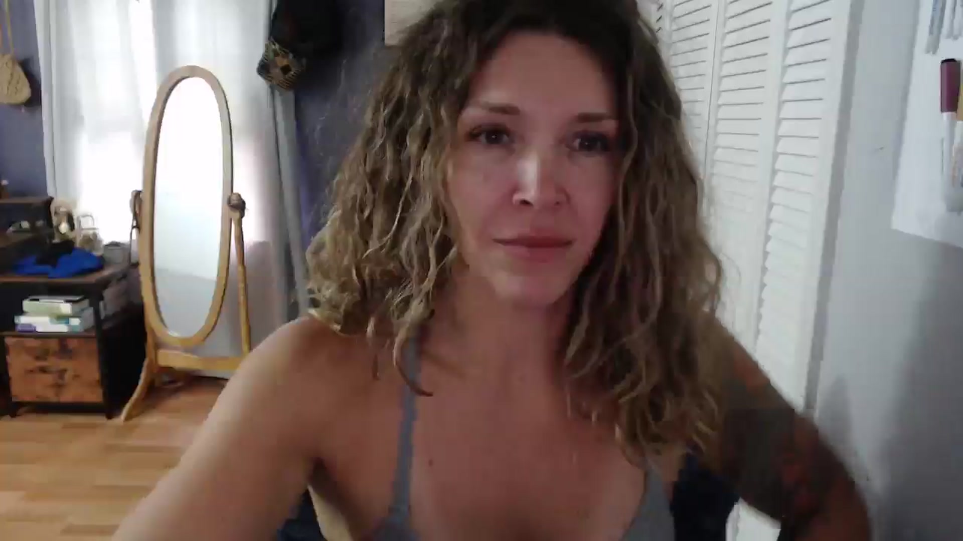 Gallery image thumbnail from HazelJane7's myfreecams stream on, 09/07/2025, 17:14 image 14 of 20