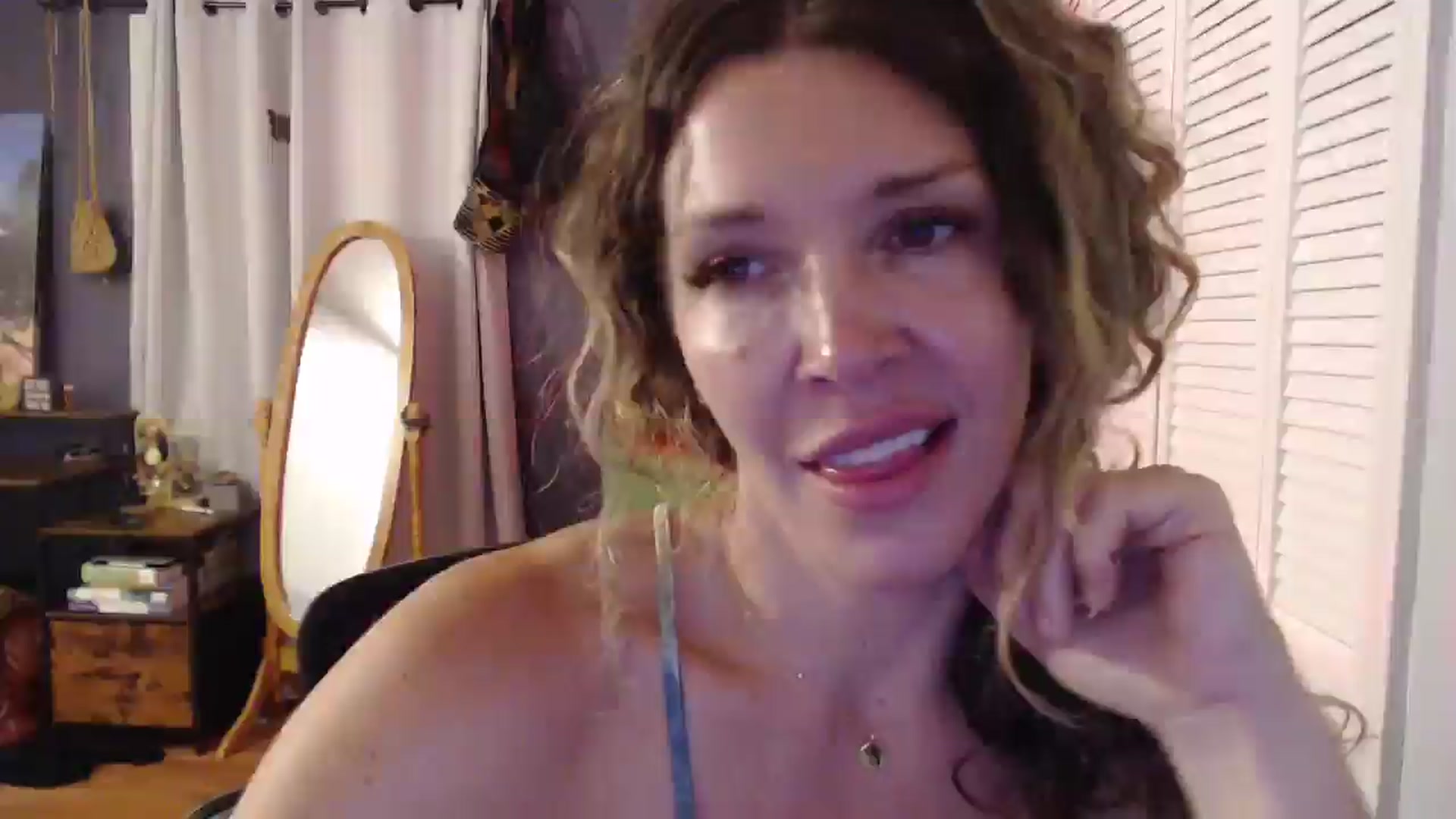 Gallery image thumbnail from HazelJane7's myfreecams stream on, 09/09/2025, 02:10 image 13 of 20