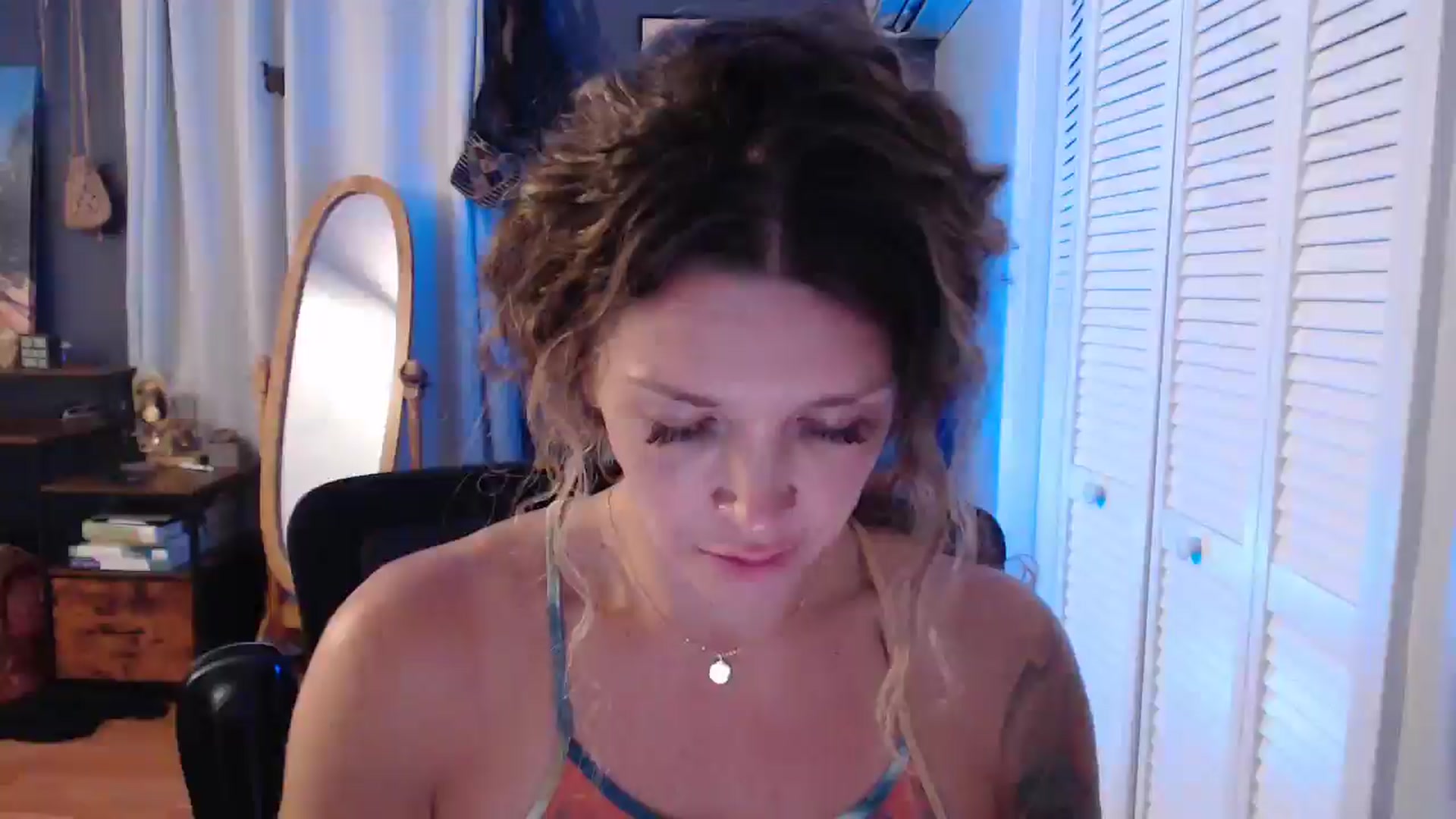 Gallery image thumbnail from HazelJane7's myfreecams stream on, 09/09/2025, 02:10 image 12 of 20