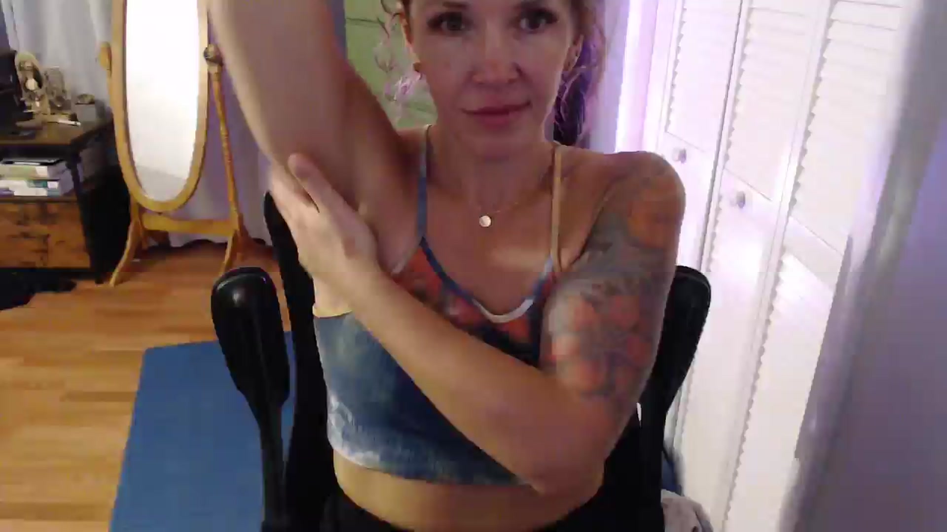Gallery image thumbnail from HazelJane7's myfreecams stream on, 09/09/2025, 03:06 image 10 of 20
