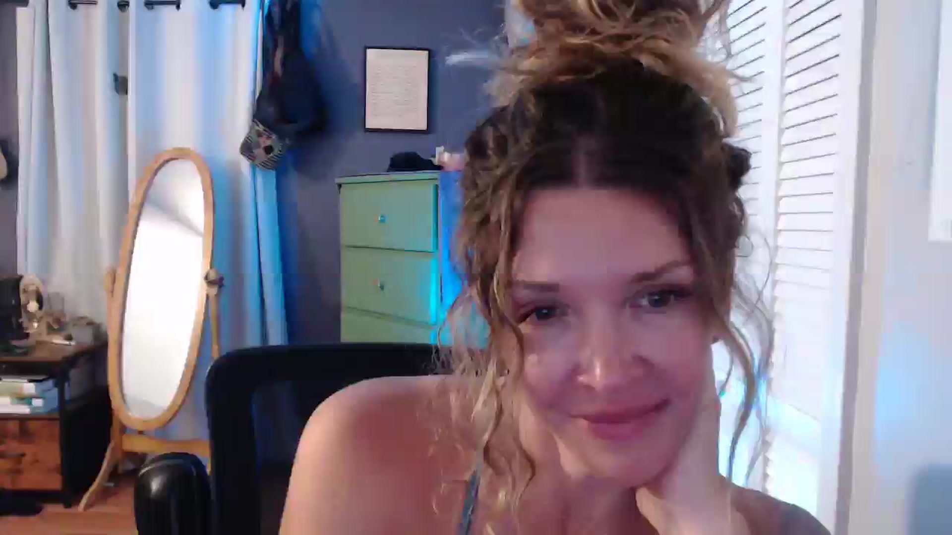 Gallery image thumbnail from HazelJane7's myfreecams stream on, 09/09/2025, 03:06 image 2 of 20