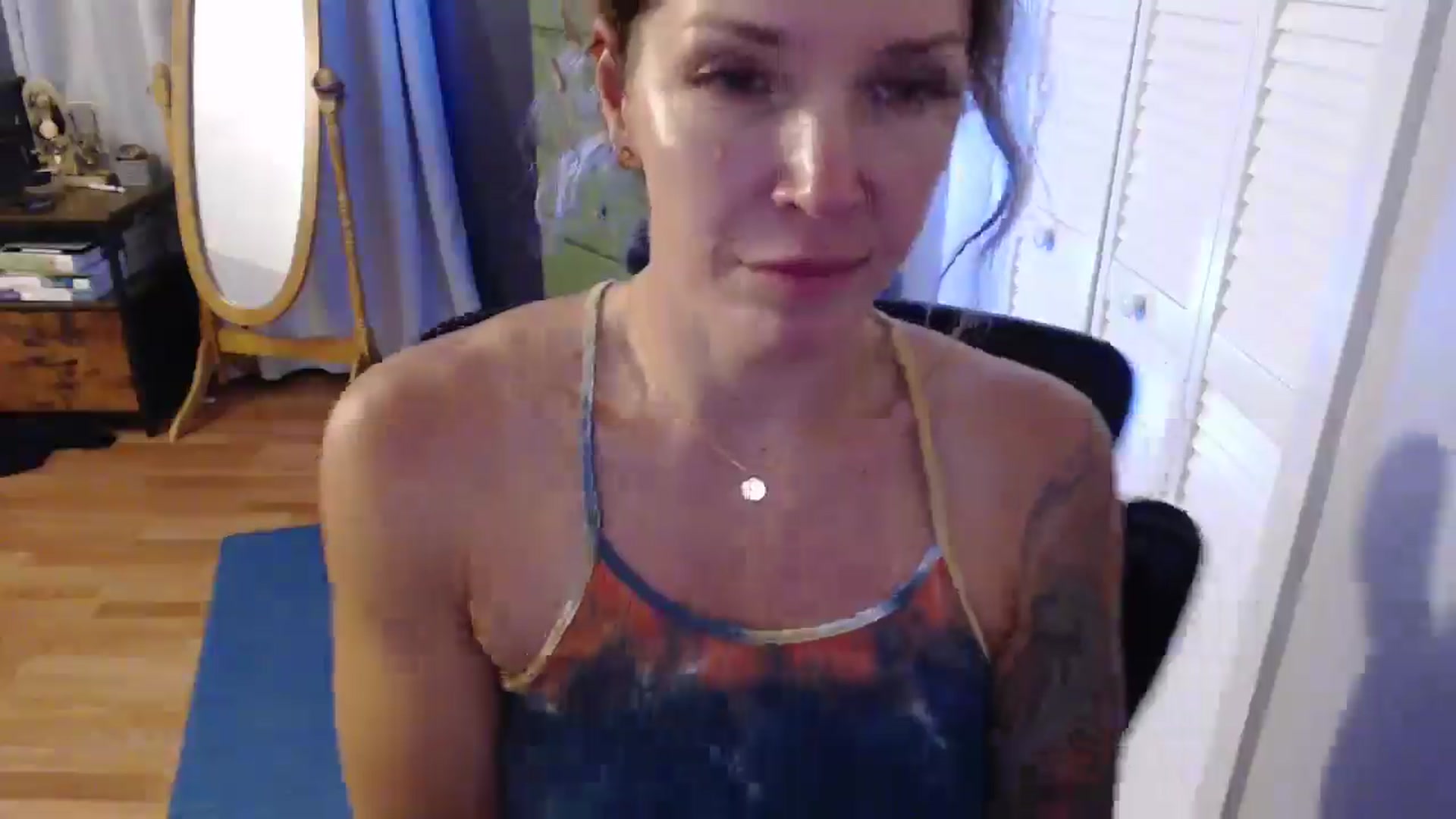 Gallery image thumbnail from HazelJane7's myfreecams stream on, 09/09/2025, 03:06 image 11 of 20