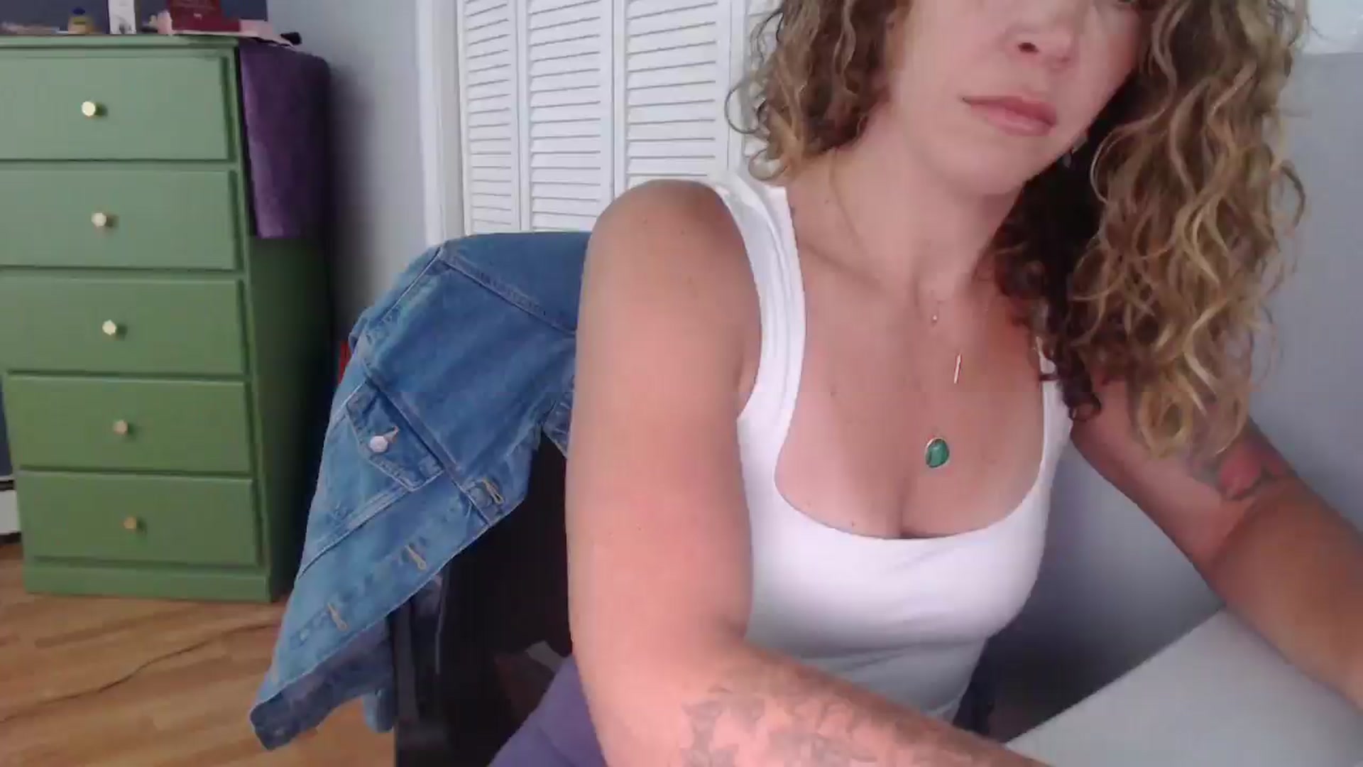 Gallery image thumbnail from HazelJane7's myfreecams stream on, 09/13/2025, 17:29 image 14 of 20