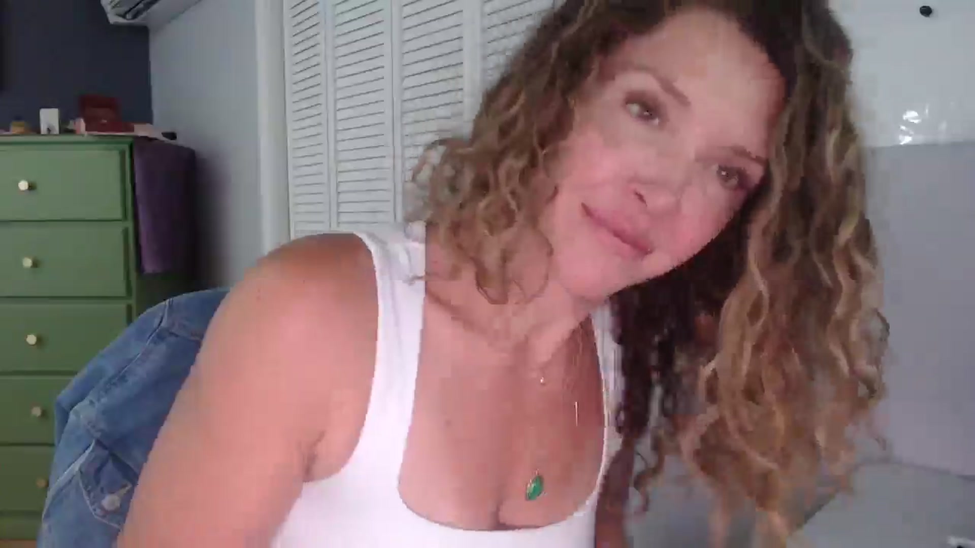 Gallery image thumbnail from HazelJane7's myfreecams stream on, 09/13/2025, 18:11 image 18 of 20