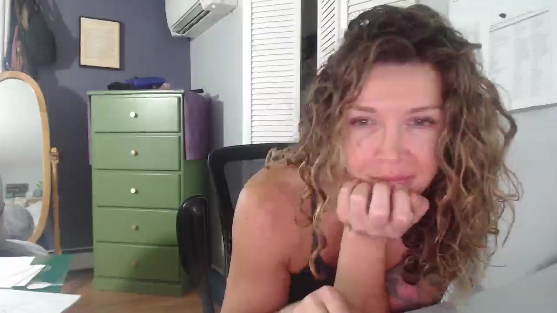 Gallery image thumbnail from HazelJane7's myfreecams stream on, 09/17/2025, 13:37 image 18 of 20