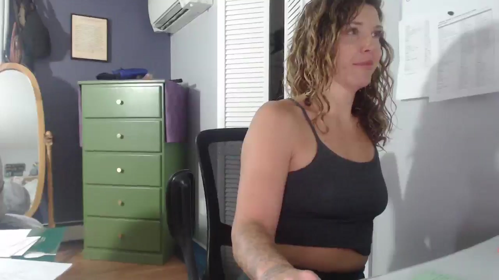 Gallery image thumbnail from HazelJane7's myfreecams stream on, 09/17/2025, 13:37 image 11 of 20