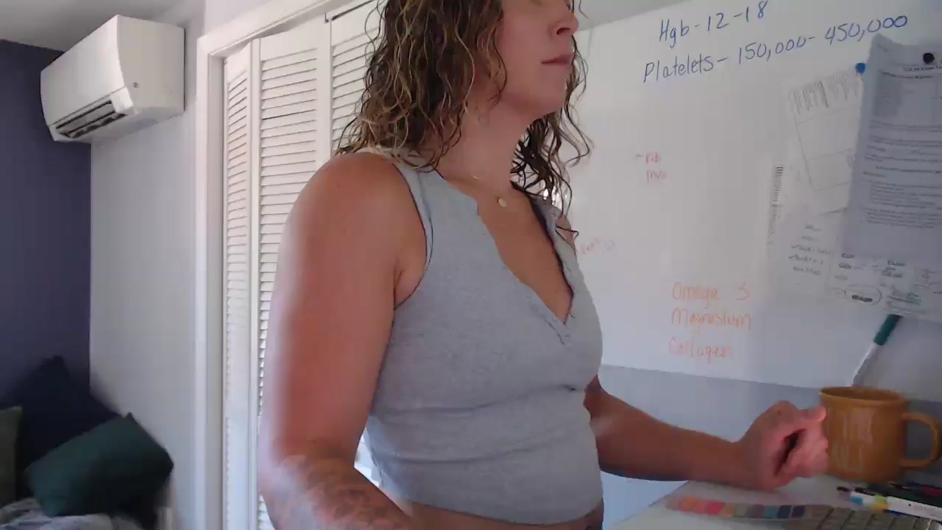 Gallery image thumbnail from HazelJane7's myfreecams stream on, 10/03/2025, 19:03 image 6 of 20