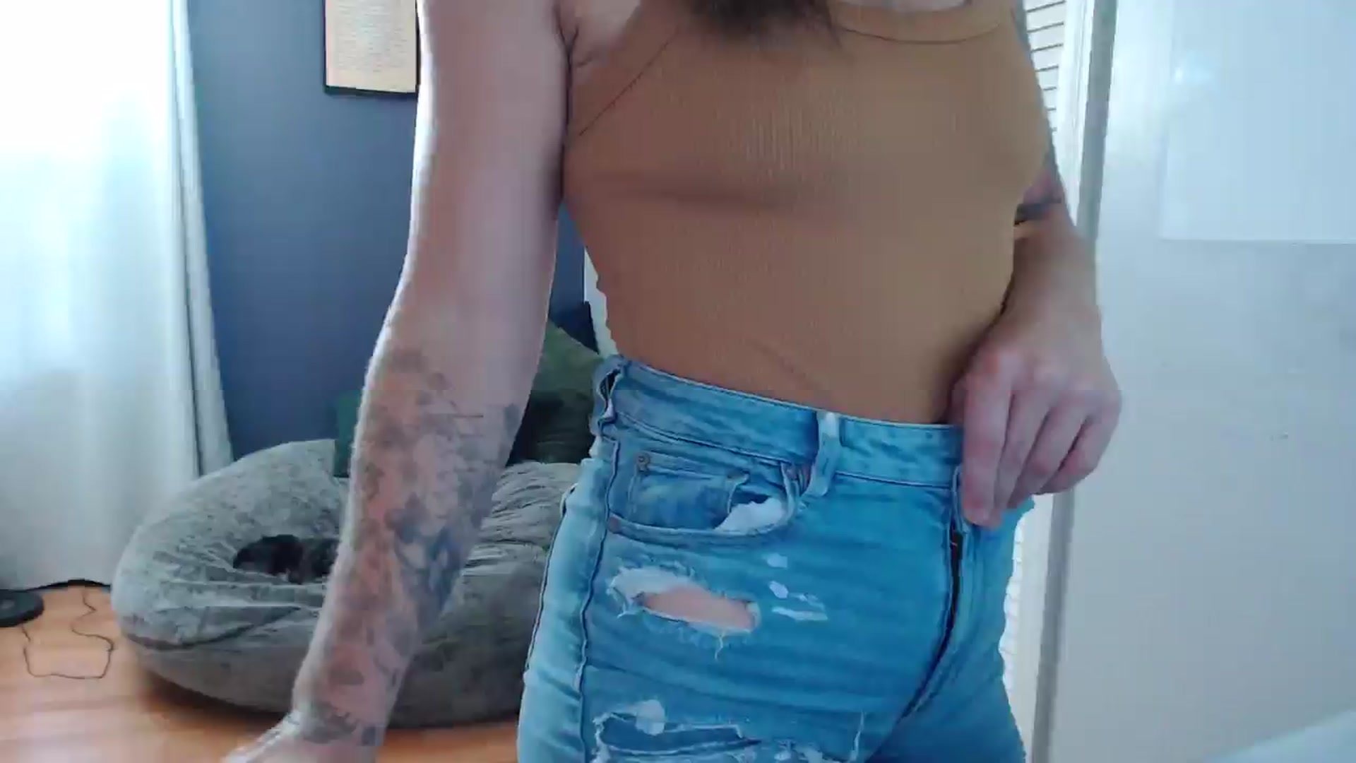 Gallery image thumbnail from HazelJane7's myfreecams stream on, 10/08/2025, 13:38 image 14 of 20