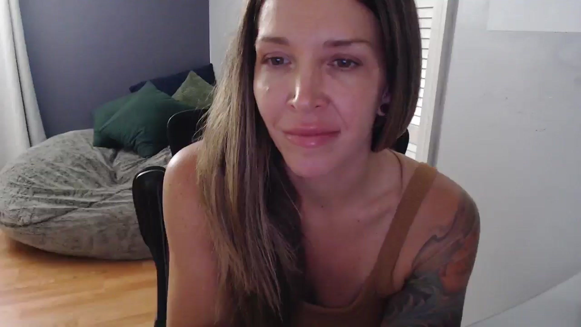 Gallery image thumbnail from HazelJane7's myfreecams stream on, 10/08/2025, 14:52 image 13 of 20