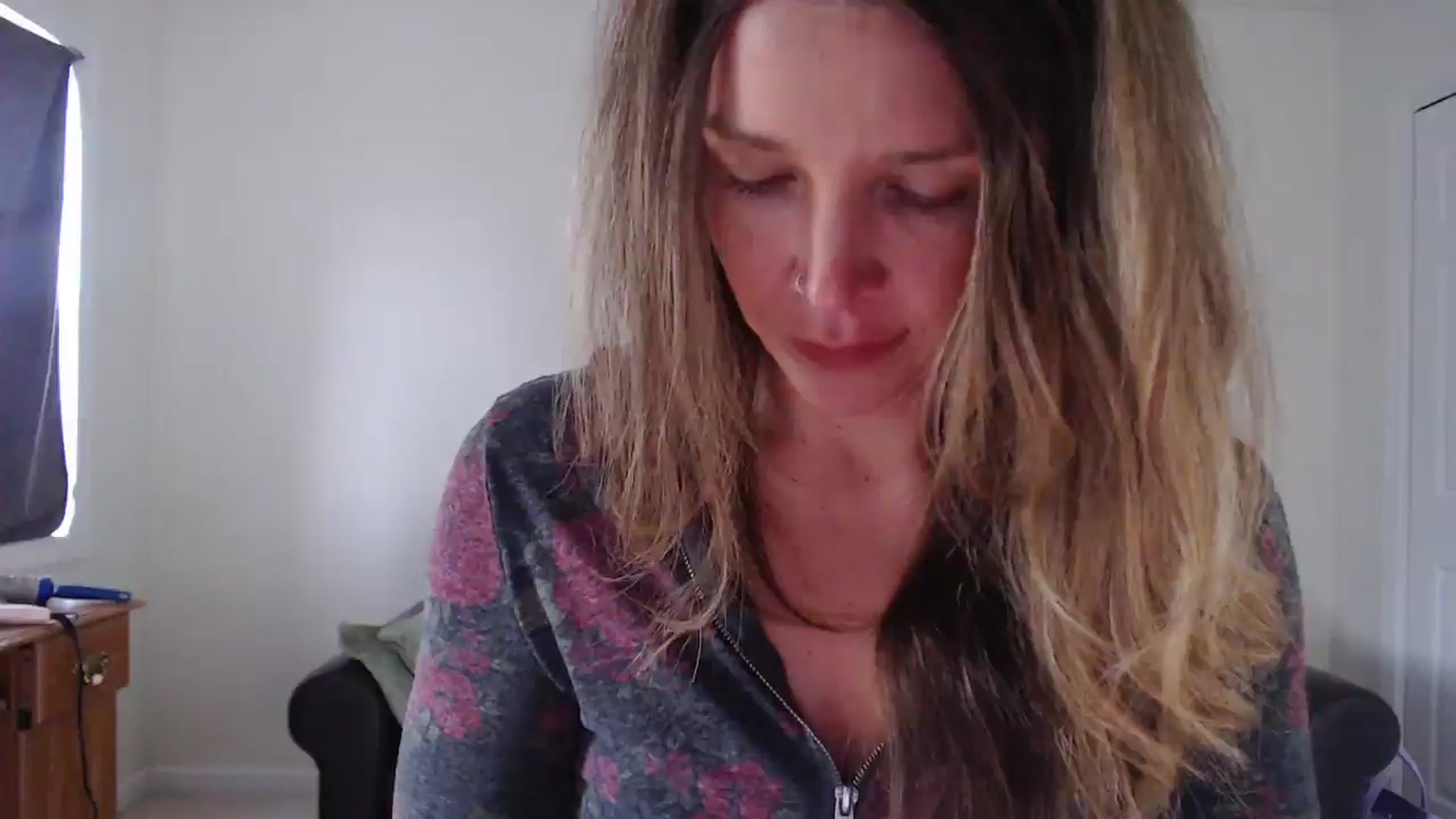 Gallery image thumbnail from HazelJane7's myfreecams stream on, 10/15/2025, 13:56 image 9 of 20