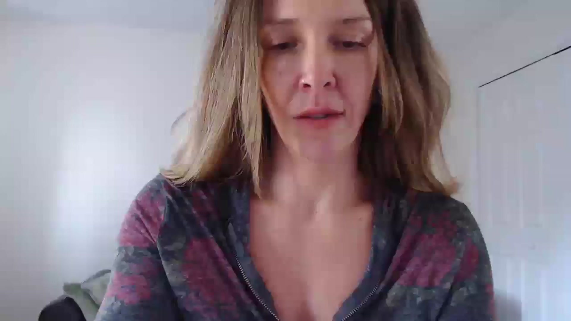 Gallery image thumbnail from HazelJane7's myfreecams stream on, 10/15/2025, 14:43 image 7 of 20