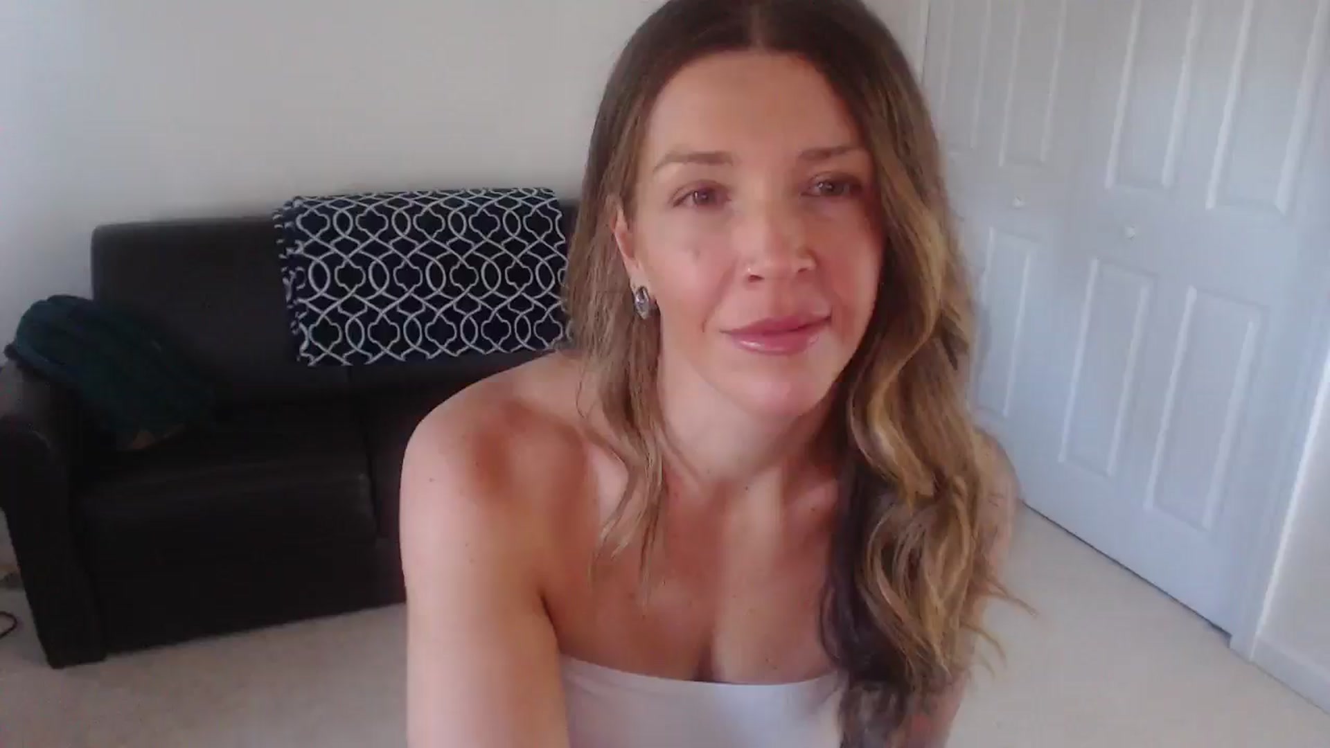 Gallery image thumbnail from HazelJane7's myfreecams stream on, 10/17/2025, 14:50 image 4 of 20