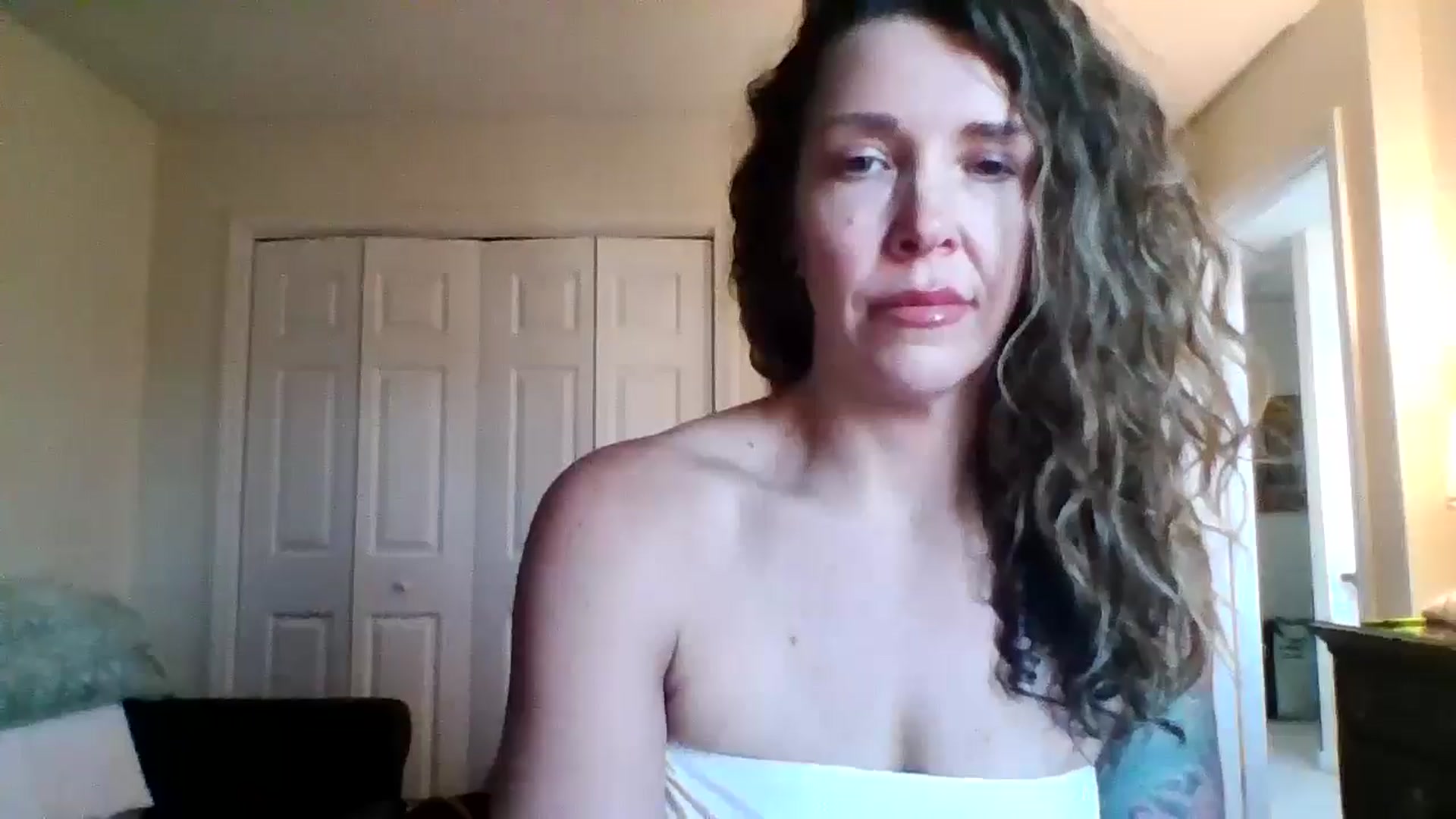 Gallery image thumbnail from HazelJane7's myfreecams stream on, 11/18/2025, 18:33 image 8 of 20