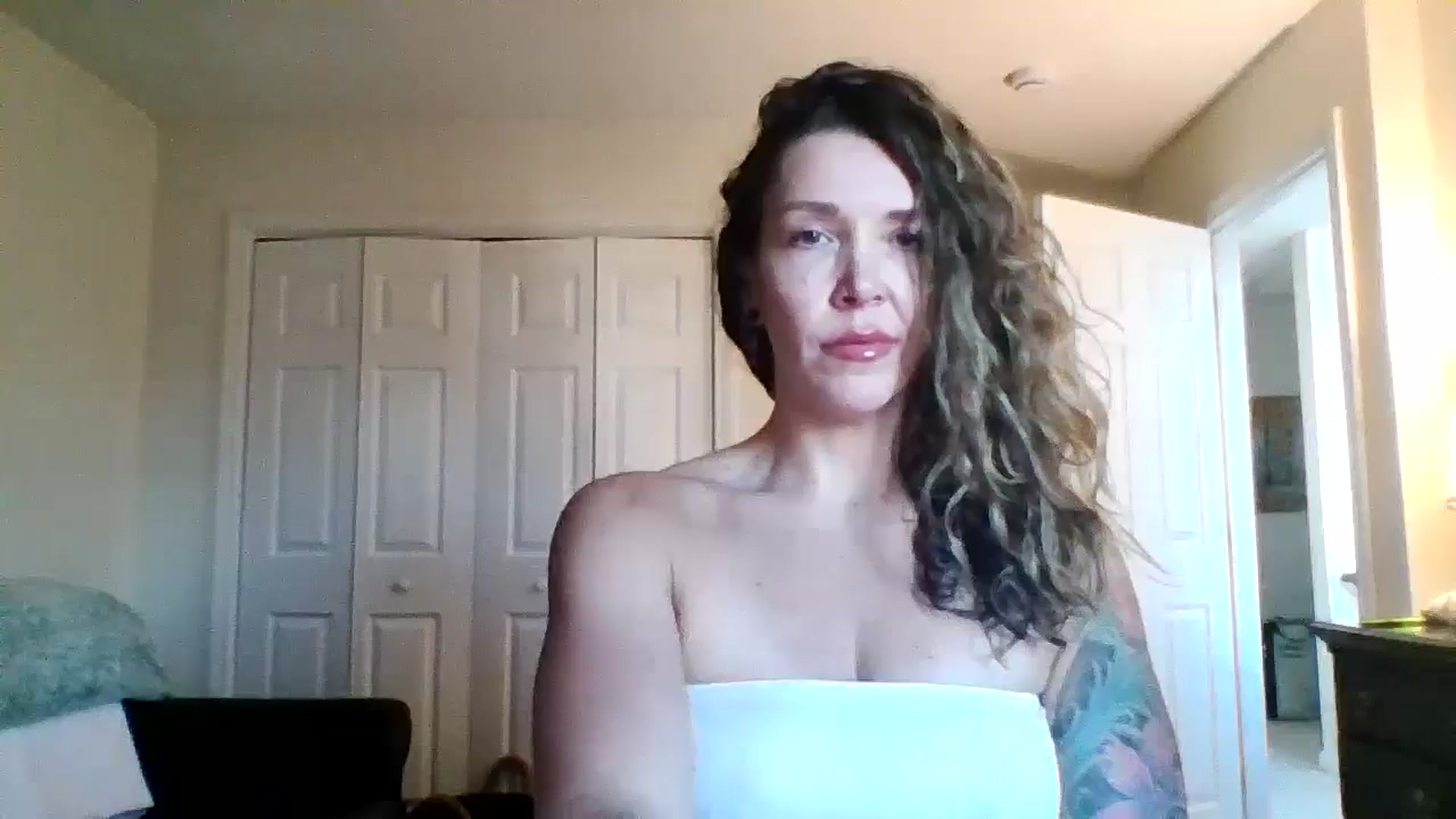 Gallery image thumbnail from HazelJane7's myfreecams stream on, 11/18/2025, 18:33 image 2 of 20