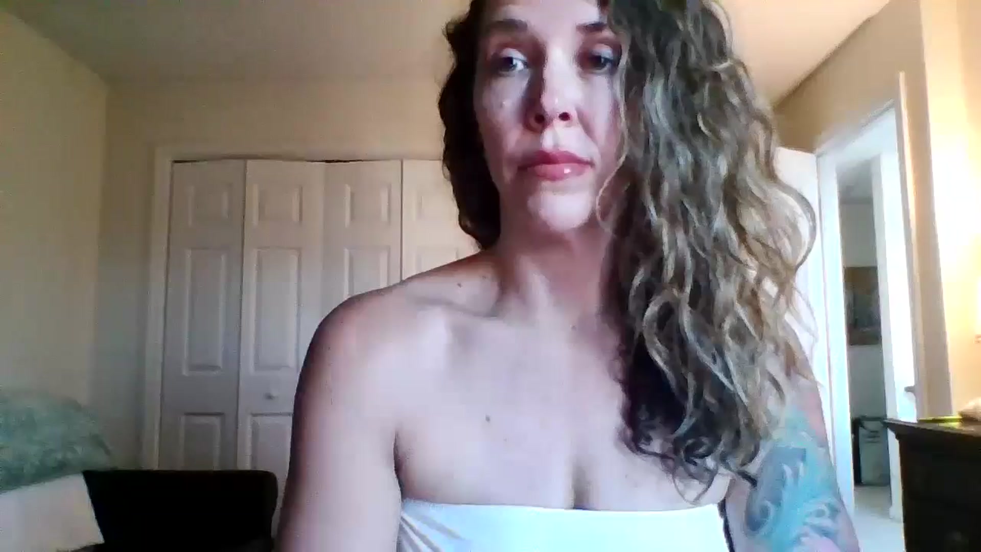 Gallery image thumbnail from HazelJane7's myfreecams stream on, 11/18/2025, 18:33 image 11 of 20