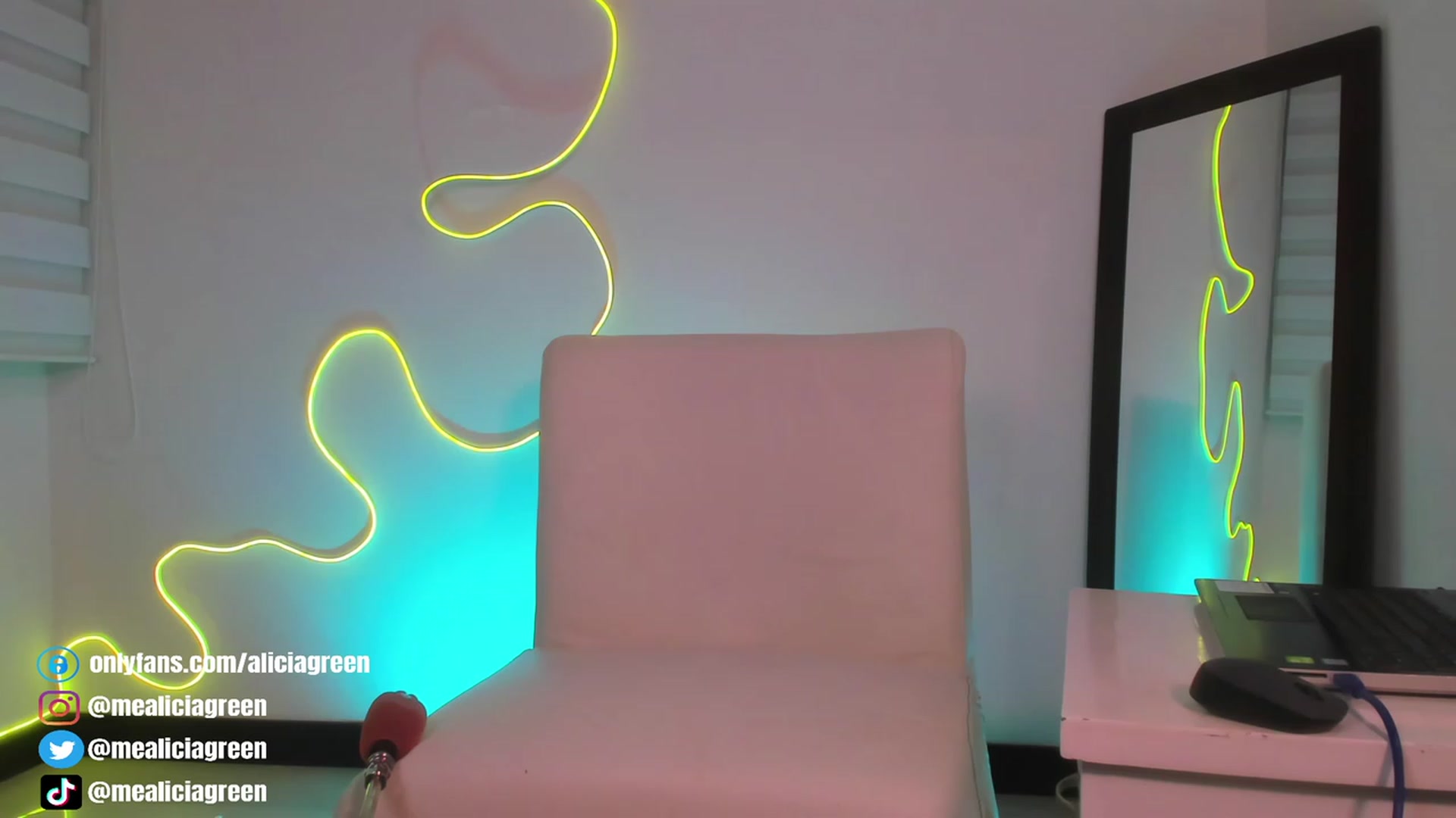 Gallery image thumbnail from HazelRadiance's myfreecams stream on, 10/06/2023, 03:39 image 17 of 20