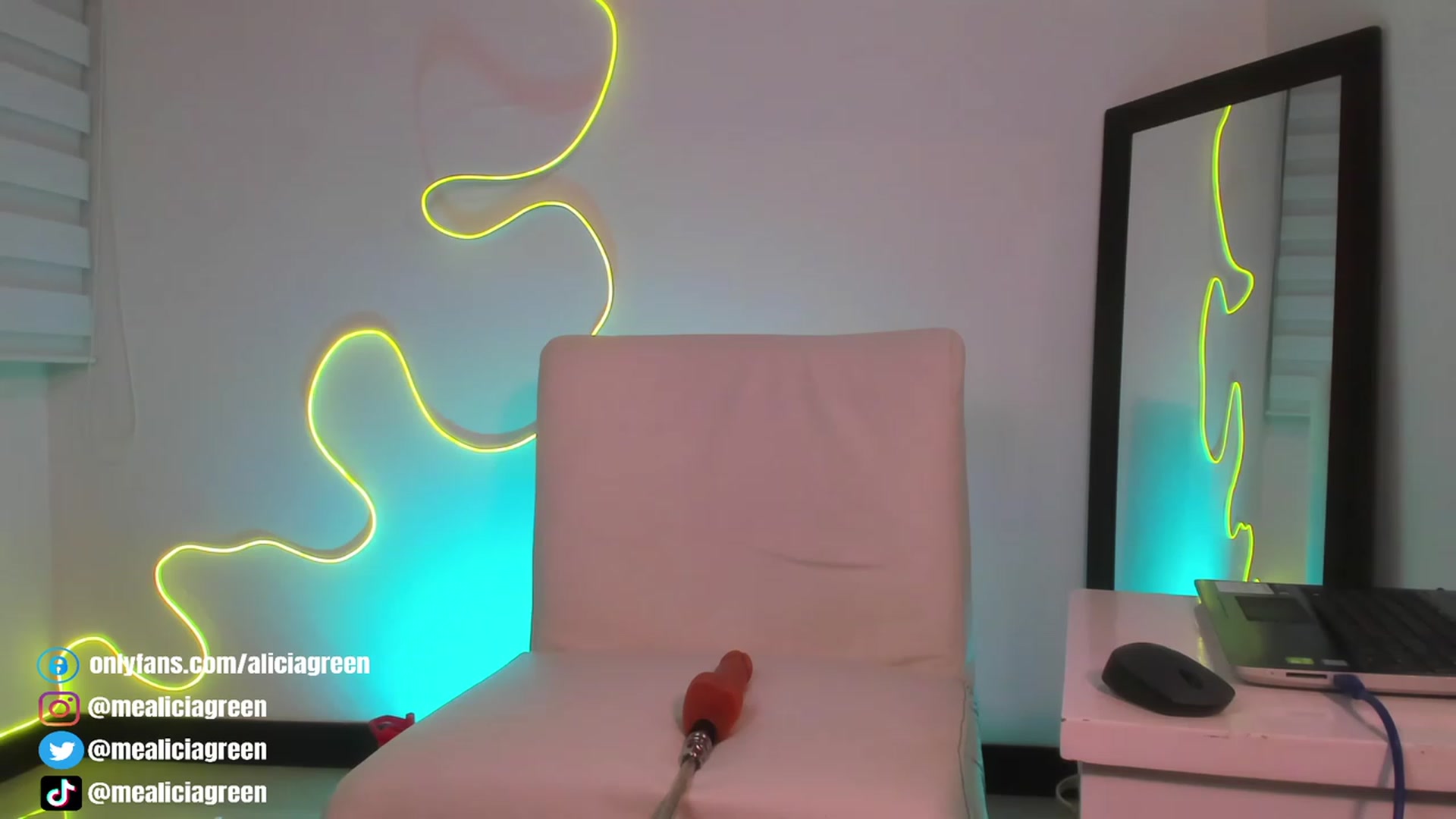Gallery image thumbnail from HazelRadiance's myfreecams stream on, 10/06/2023, 03:39 image 13 of 20
