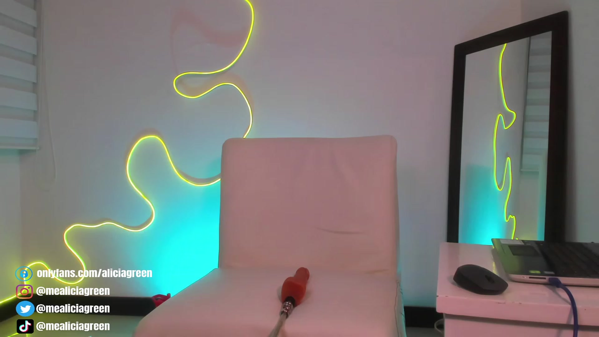 Gallery image thumbnail from HazelRadiance's myfreecams stream on, 10/06/2023, 03:39 image 14 of 20
