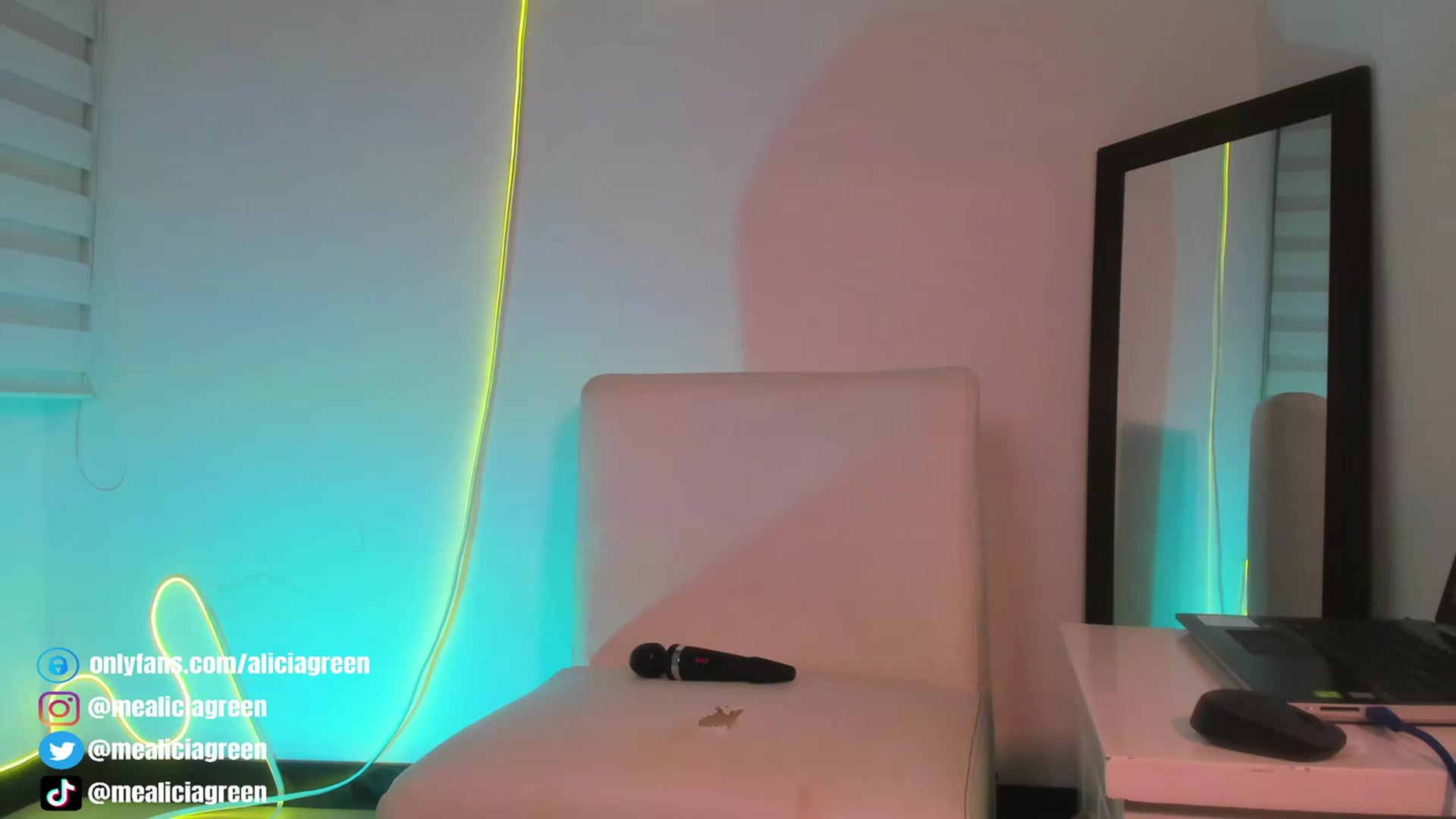Gallery image thumbnail from HazelRadiance's myfreecams stream on, 11/03/2023, 24:21 image 2 of 20