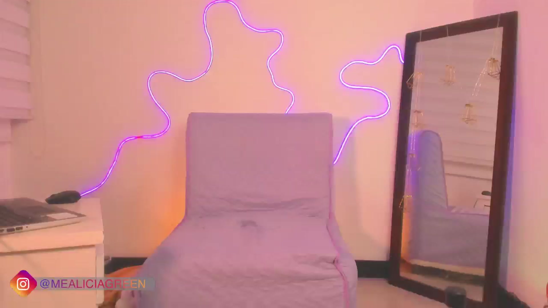 Gallery image thumbnail from HazelRadiance's myfreecams stream on, 09/22/2025, 04:17 image 12 of 20