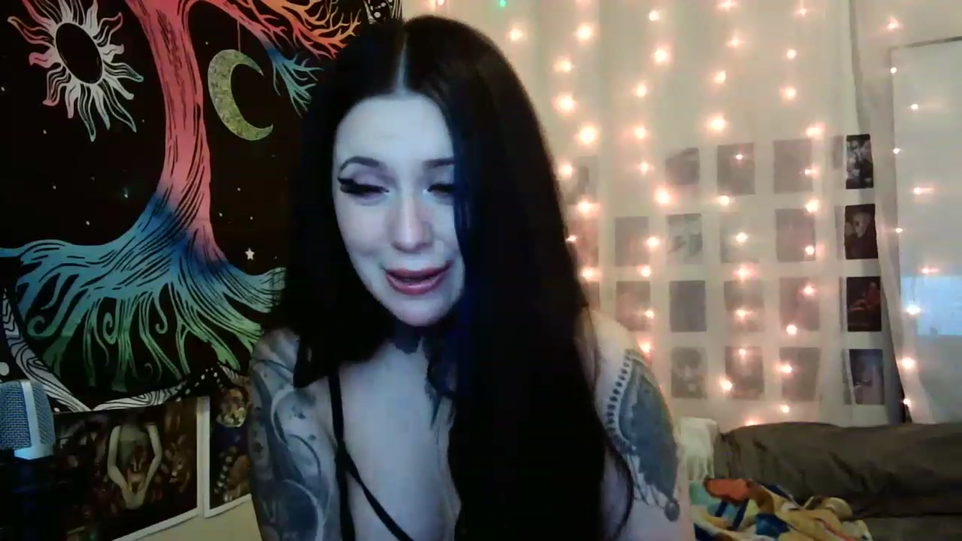 Gallery image thumbnail from HazelSimco's myfreecams stream on, 12/12/2022, 10:17 image 18 of 20