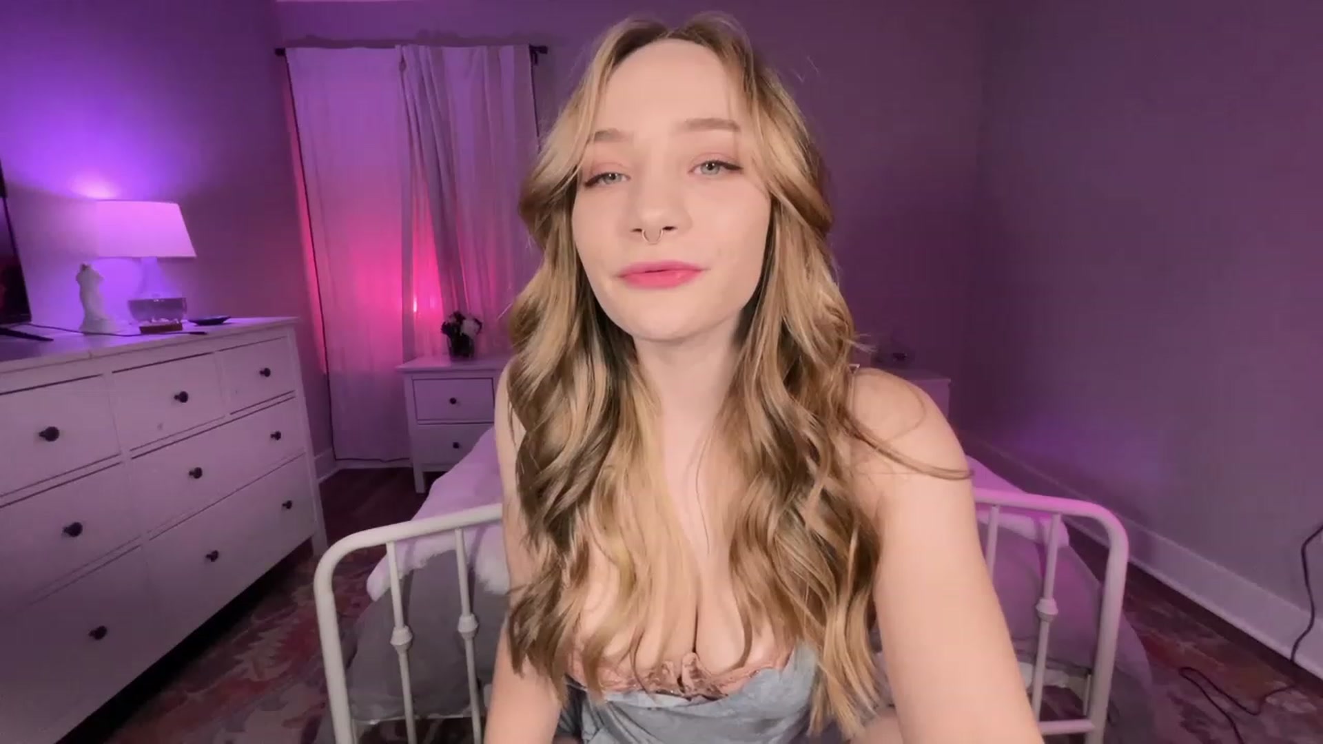 Gallery image thumbnail from HazelTaylorX's myfreecams stream on, 02/20/2023, 01:22 image 10 of 20