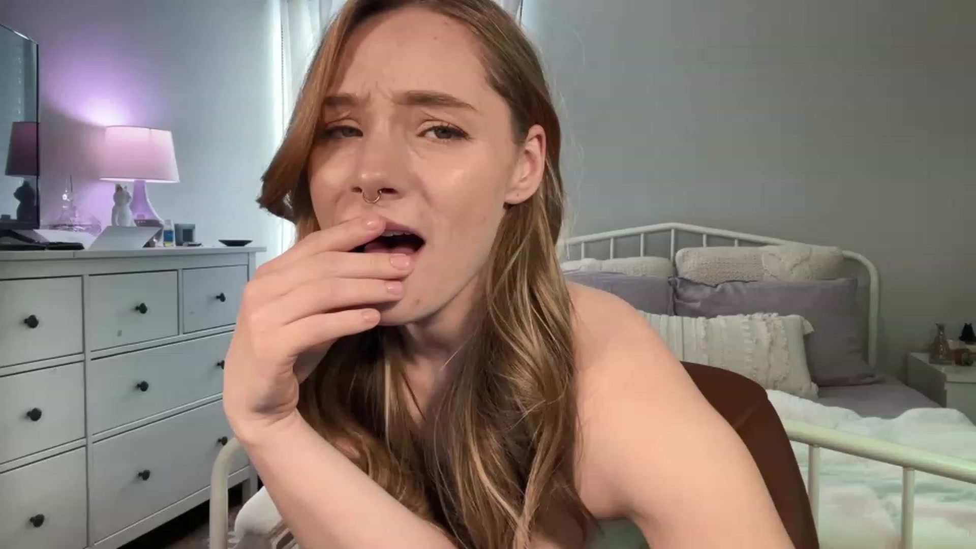 Gallery image thumbnail from HazelTaylorX's myfreecams stream on, 02/26/2023, 20:36 image 10 of 20