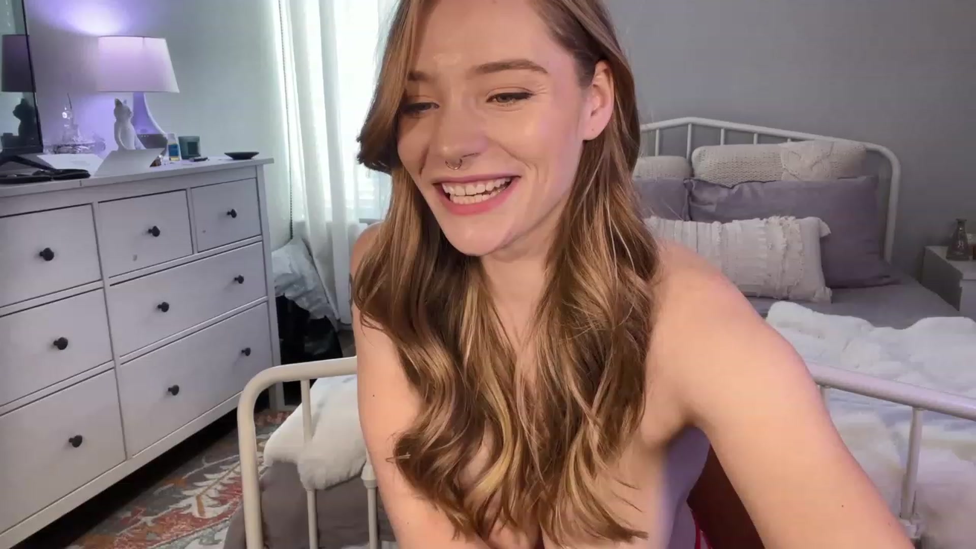 Gallery image thumbnail from HazelTaylorX's myfreecams stream on, 02/26/2023, 20:36 image 12 of 20