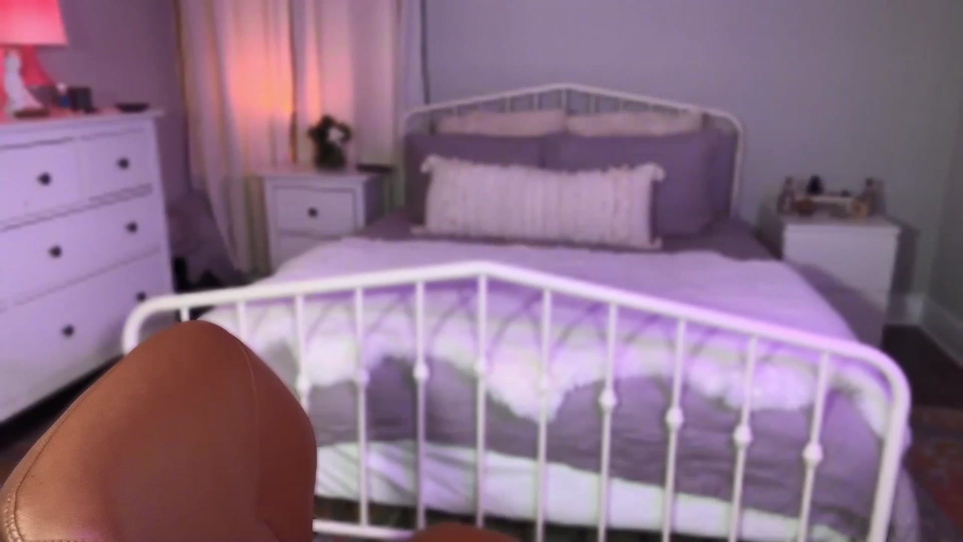 Gallery image thumbnail from HazelTaylorX's myfreecams stream on, 03/01/2023, 02:22 image 18 of 20