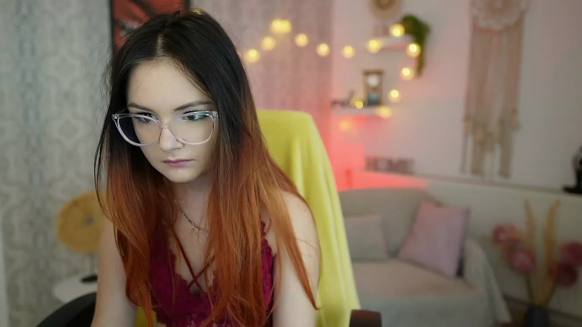 Gallery image thumbnail from Hazel_Moore18's myfreecams stream on, 09/20/2023, 08:44 image 10 of 20