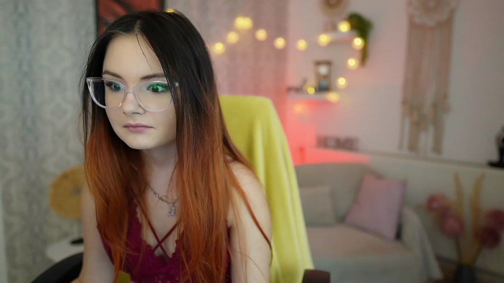 Gallery image thumbnail from Hazel_Moore18's myfreecams stream on, 09/20/2023, 08:44 image 13 of 20