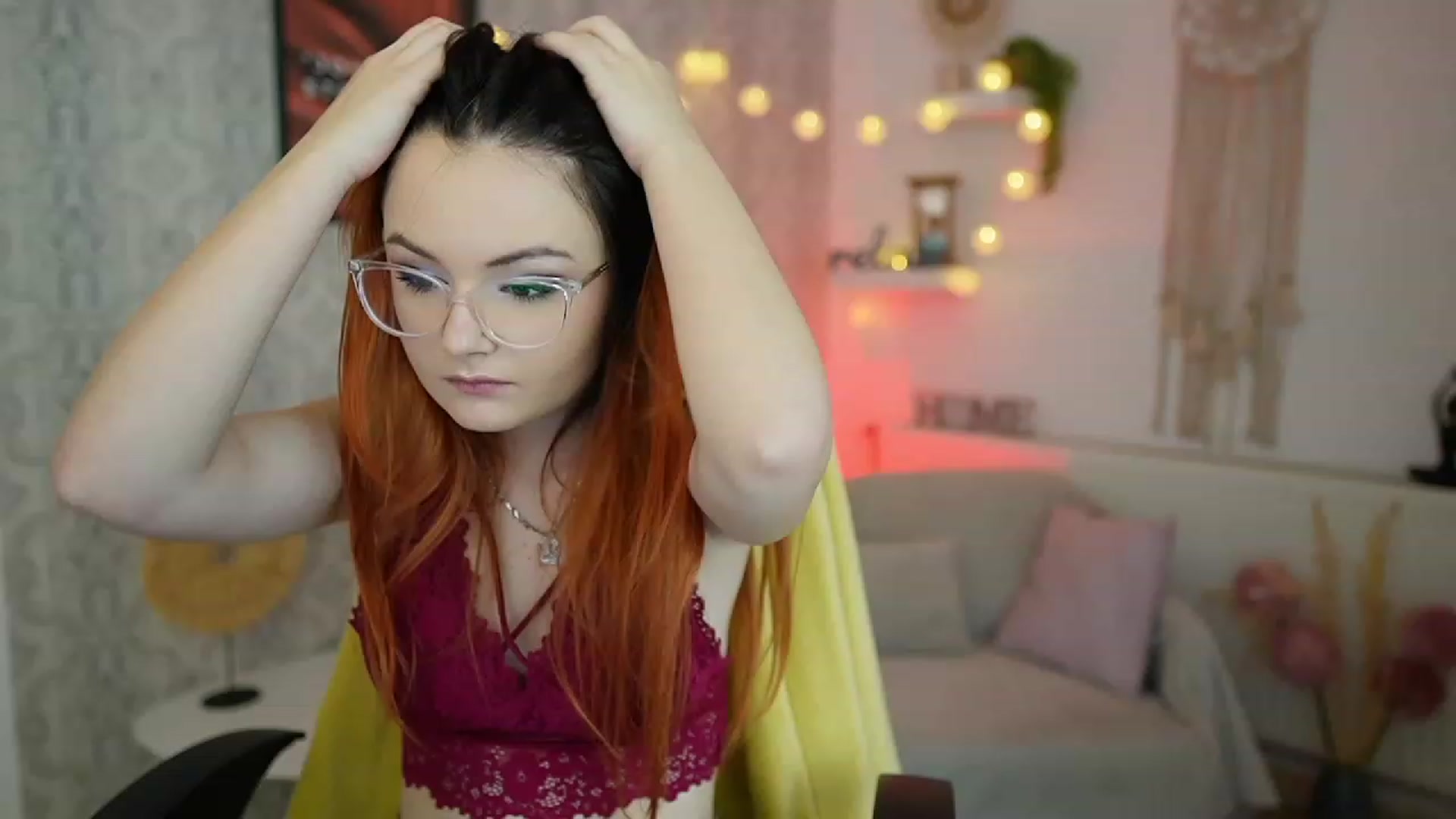 Gallery image thumbnail from Hazel_Moore18's myfreecams stream on, 09/20/2023, 08:44 image 9 of 20
