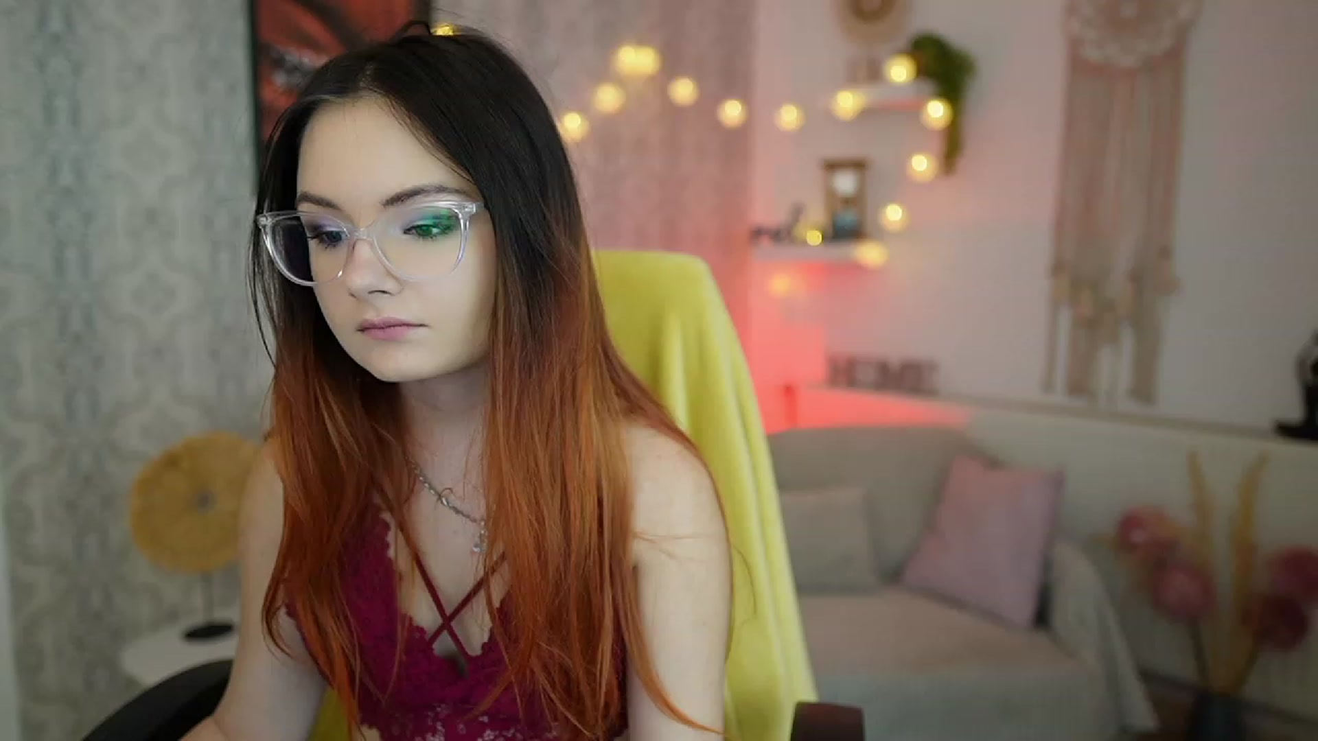 Gallery image thumbnail from Hazel_Moore18's myfreecams stream on, 09/20/2023, 08:44 image 11 of 20
