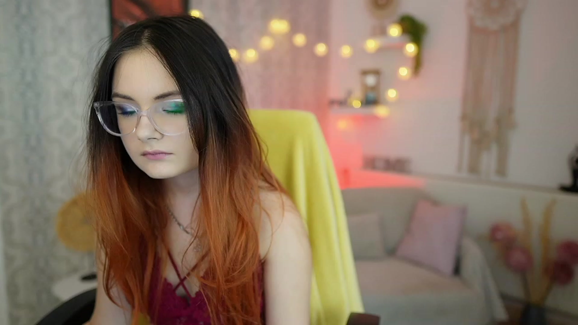 Gallery image thumbnail from Hazel_Moore18's myfreecams stream on, 09/20/2023, 08:44 image 16 of 20