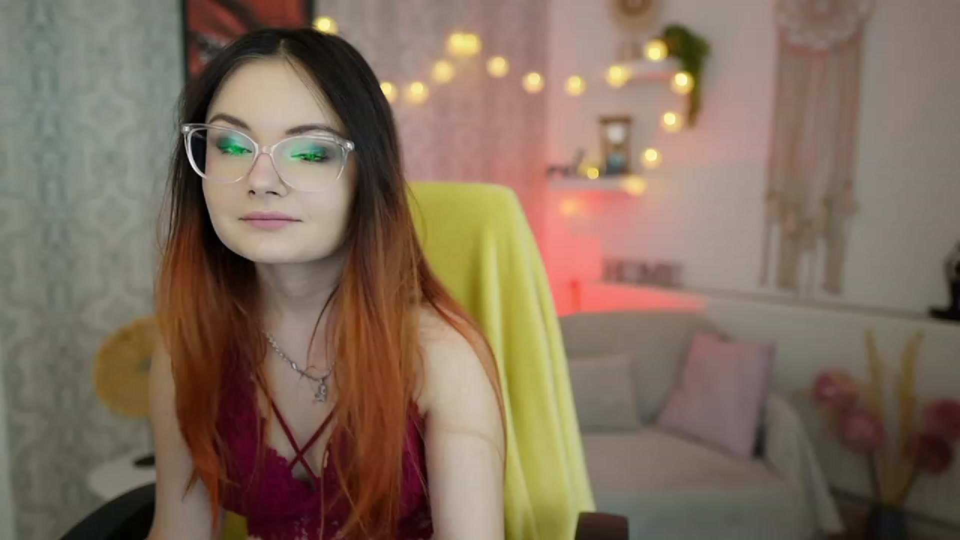 Gallery image thumbnail from Hazel_Moore18's myfreecams stream on, 09/20/2023, 08:44 image 12 of 20