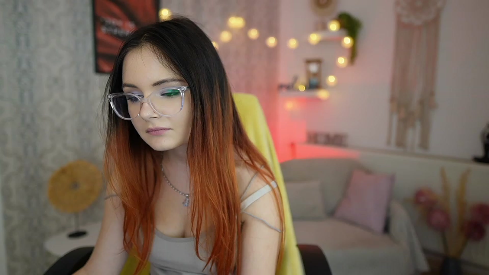 Gallery image thumbnail from Hazel_Moore18's myfreecams stream on, 09/20/2023, 12:31 image 10 of 20