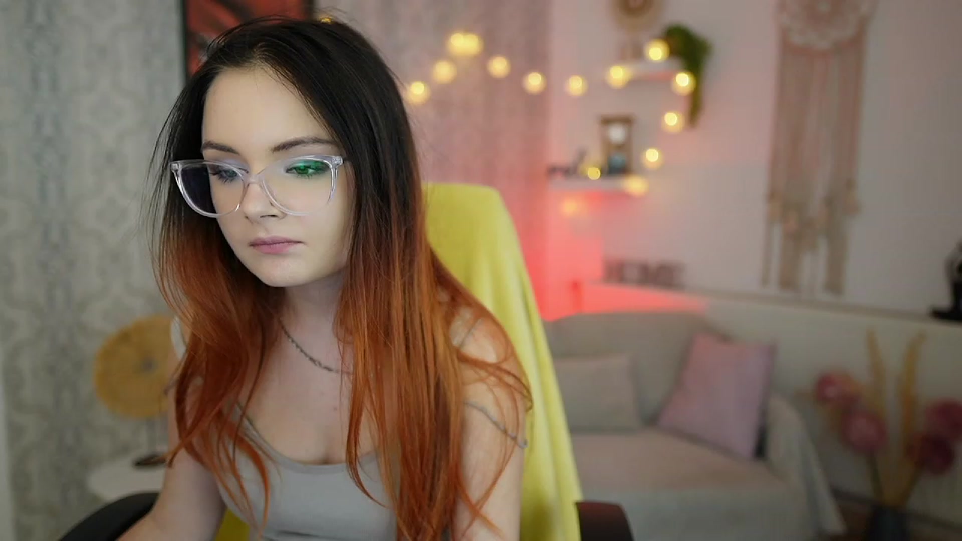 Gallery image thumbnail from Hazel_Moore18's myfreecams stream on, 09/20/2023, 12:31 image 11 of 20