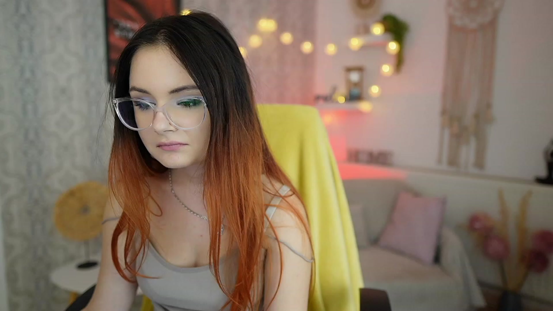 Gallery image thumbnail from Hazel_Moore18's myfreecams stream on, 09/20/2023, 12:31 image 7 of 20