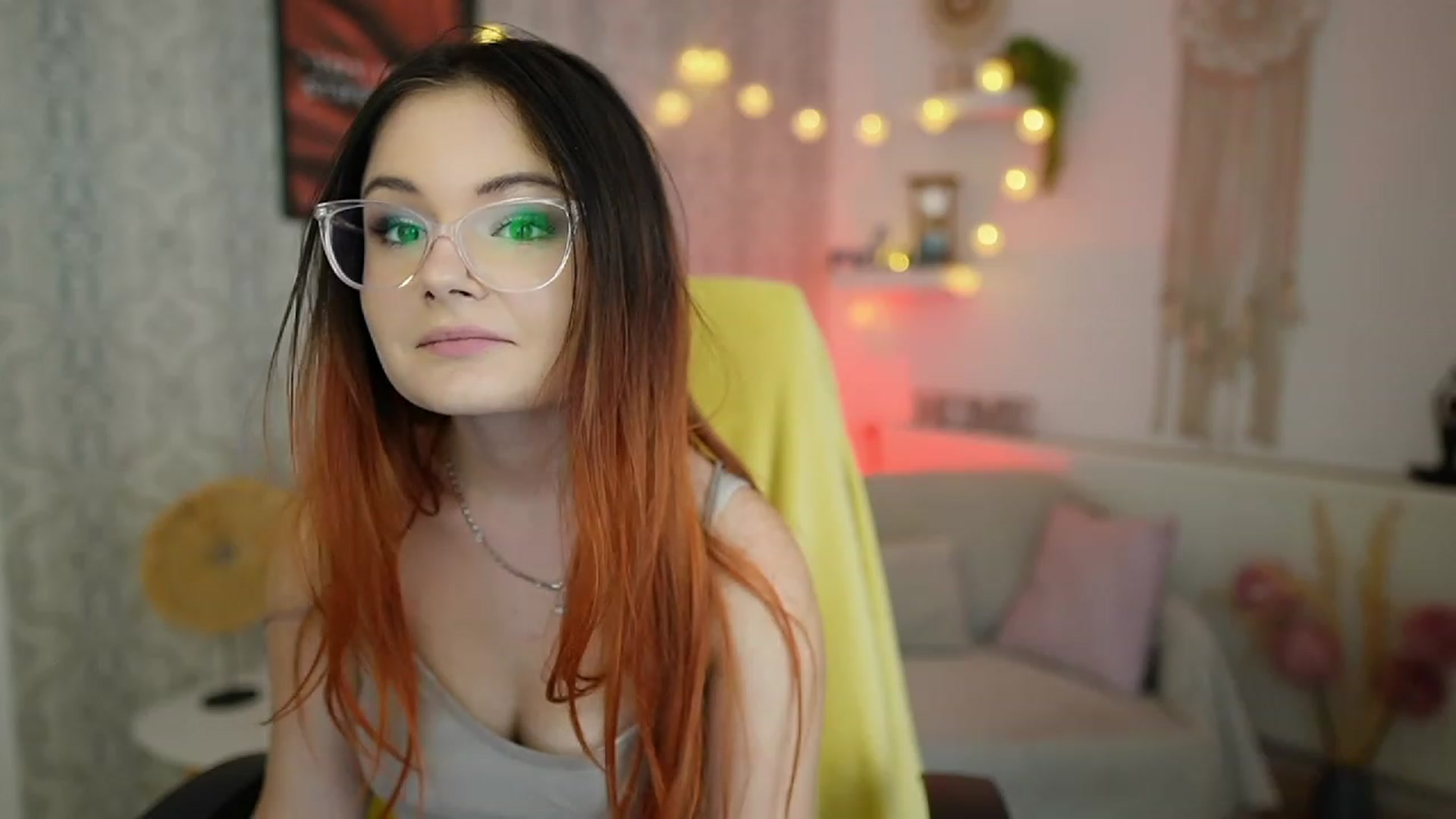 Gallery image thumbnail from Hazel_Moore18's myfreecams stream on, 09/20/2023, 12:31 image 20 of 20