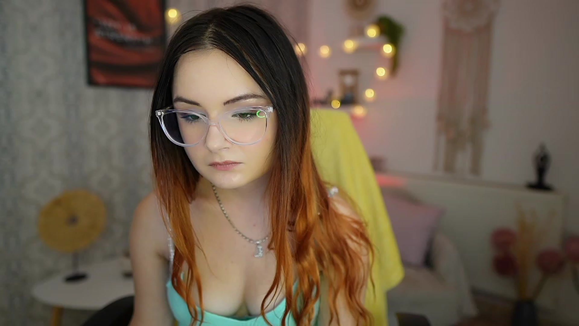 Gallery image thumbnail from Hazel_Moore18's myfreecams stream on, 09/26/2023, 10:18 image 20 of 20