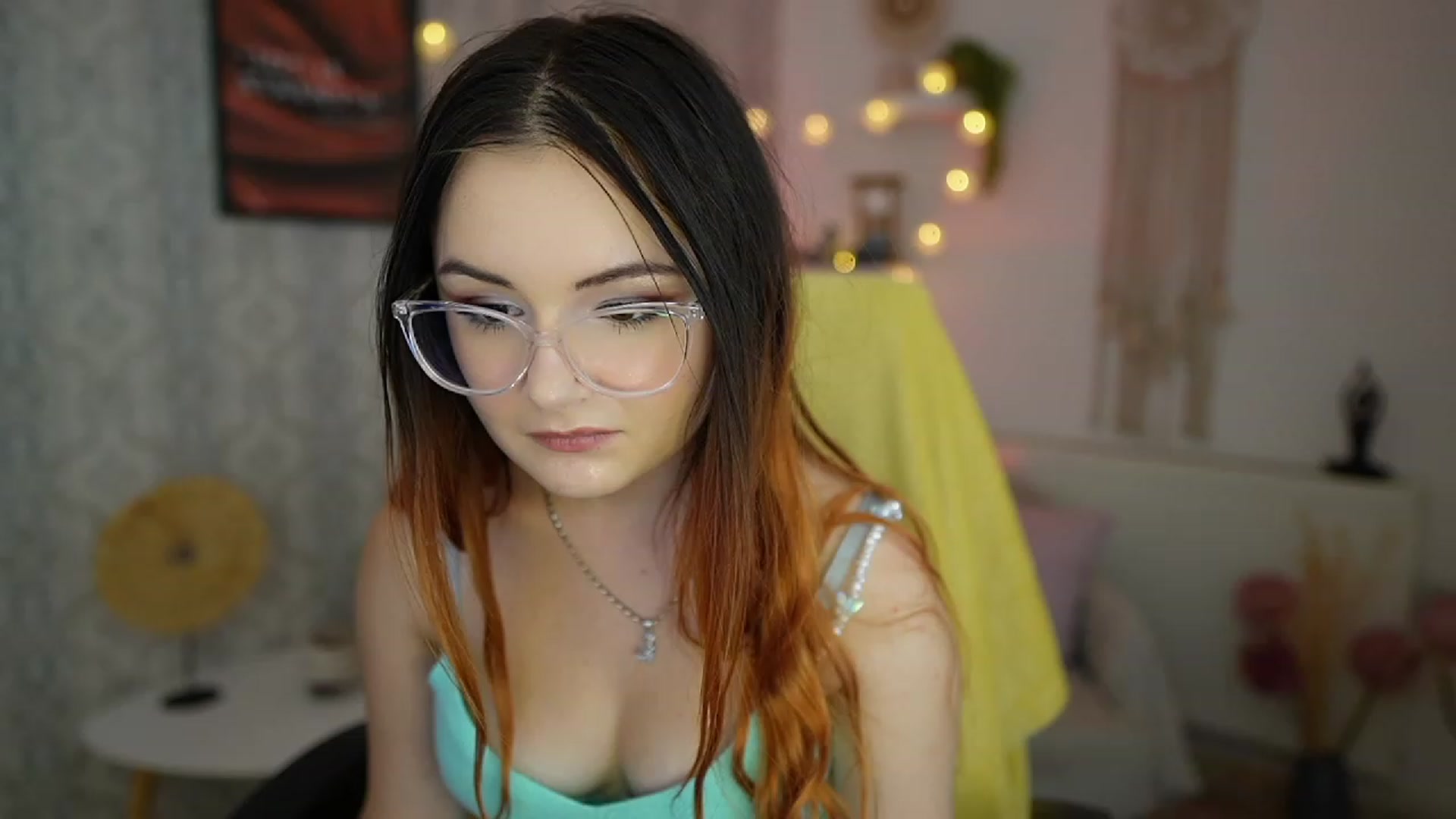 Gallery image thumbnail from Hazel_Moore18's myfreecams stream on, 09/26/2023, 10:18 image 11 of 20