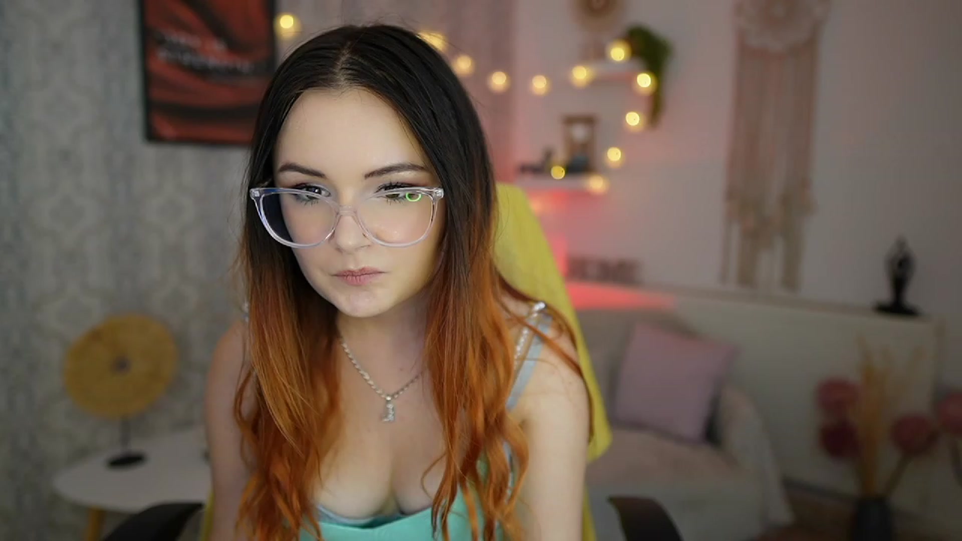 Gallery image thumbnail from Hazel_Moore18's myfreecams stream on, 09/26/2023, 12:45 image 7 of 20