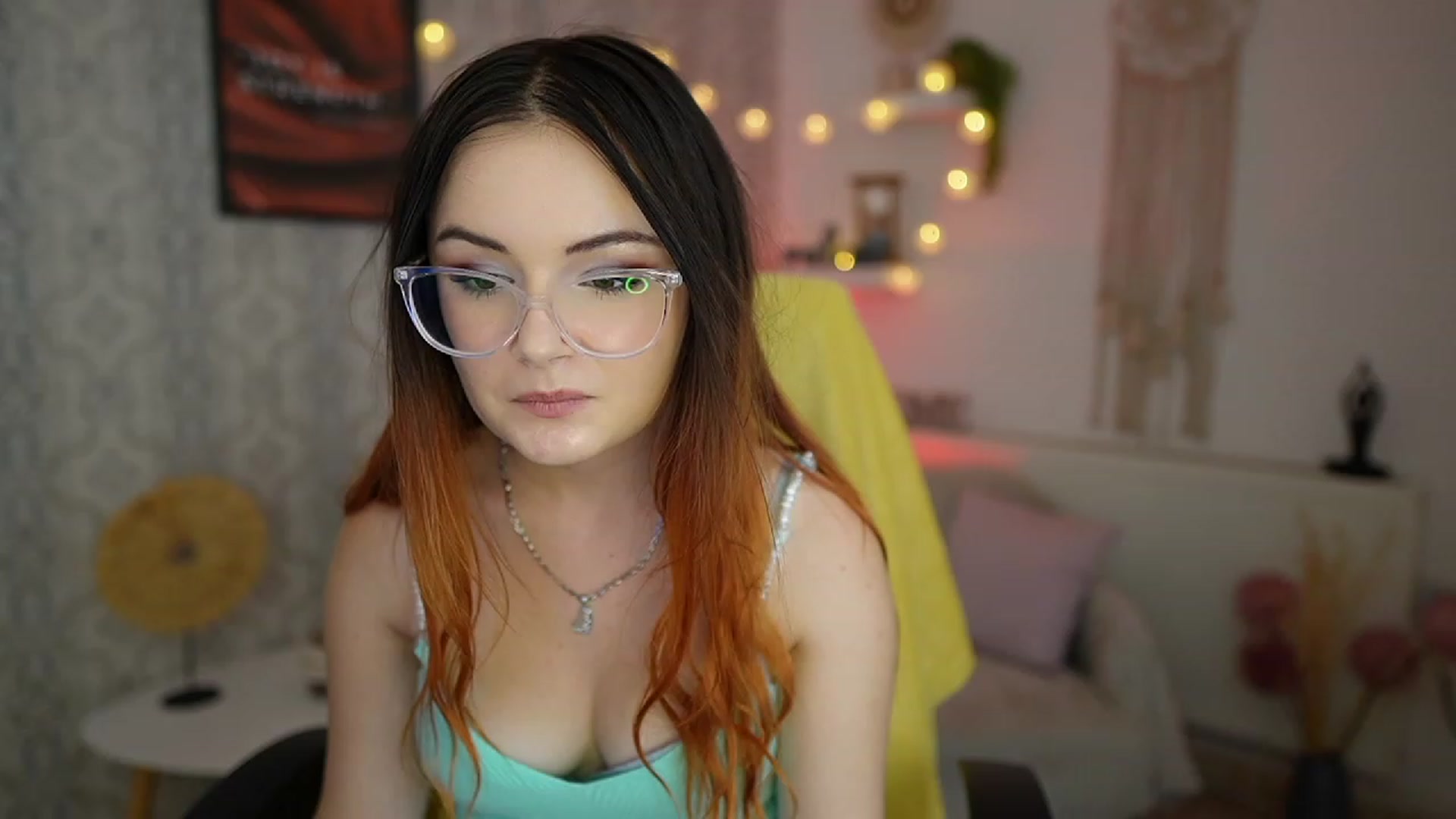 Gallery image thumbnail from Hazel_Moore18's myfreecams stream on, 09/26/2023, 12:45 image 13 of 20