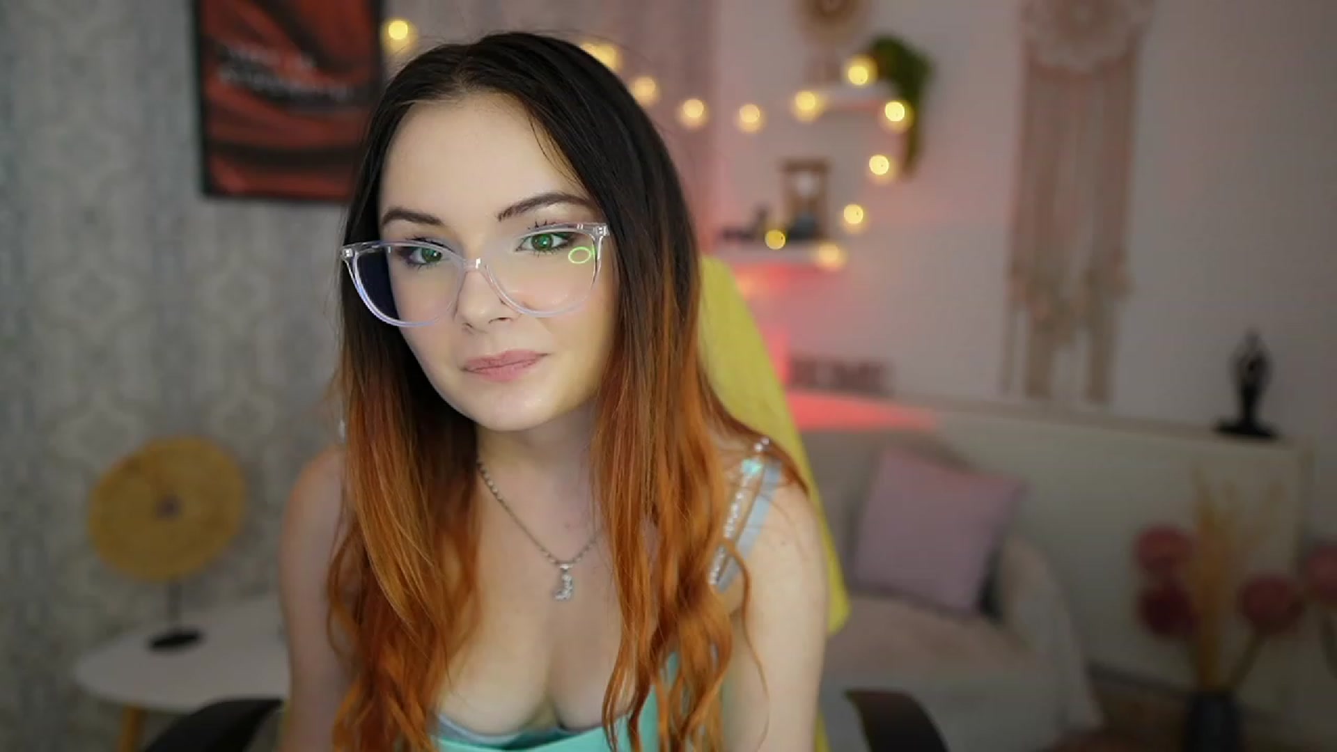 Gallery image thumbnail from Hazel_Moore18's myfreecams stream on, 09/26/2023, 12:45 image 6 of 20