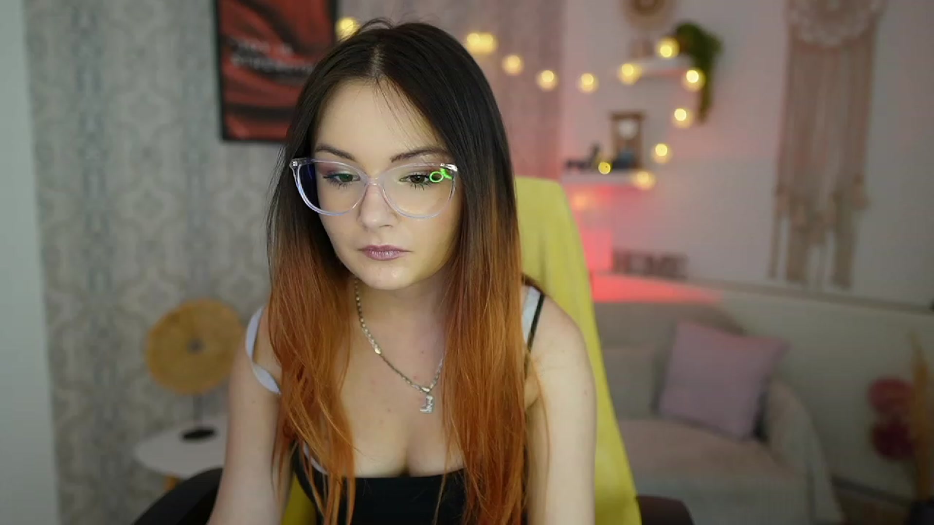 Gallery image thumbnail from Hazel_Moore18's myfreecams stream on, 09/27/2023, 09:36 image 19 of 20