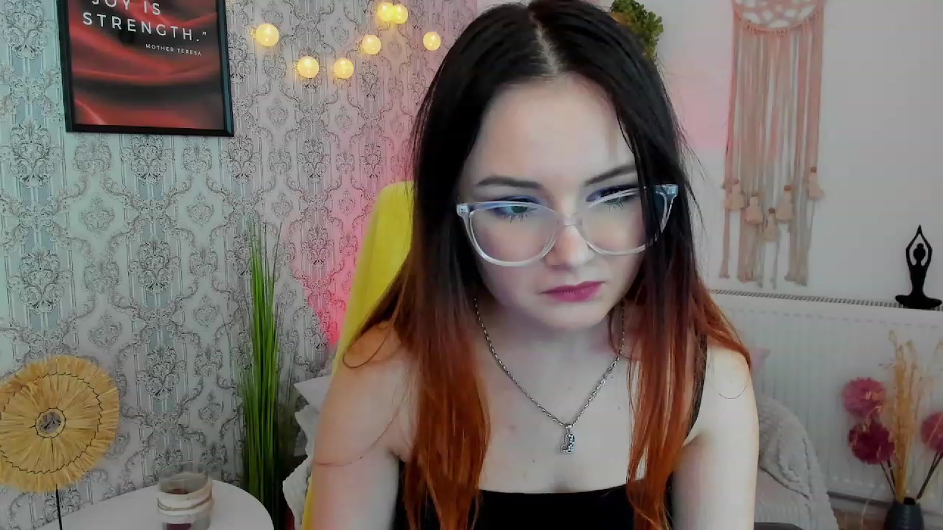 Gallery image thumbnail from Hazel_Moore18's myfreecams stream on, 09/28/2023, 10:10 image 20 of 20