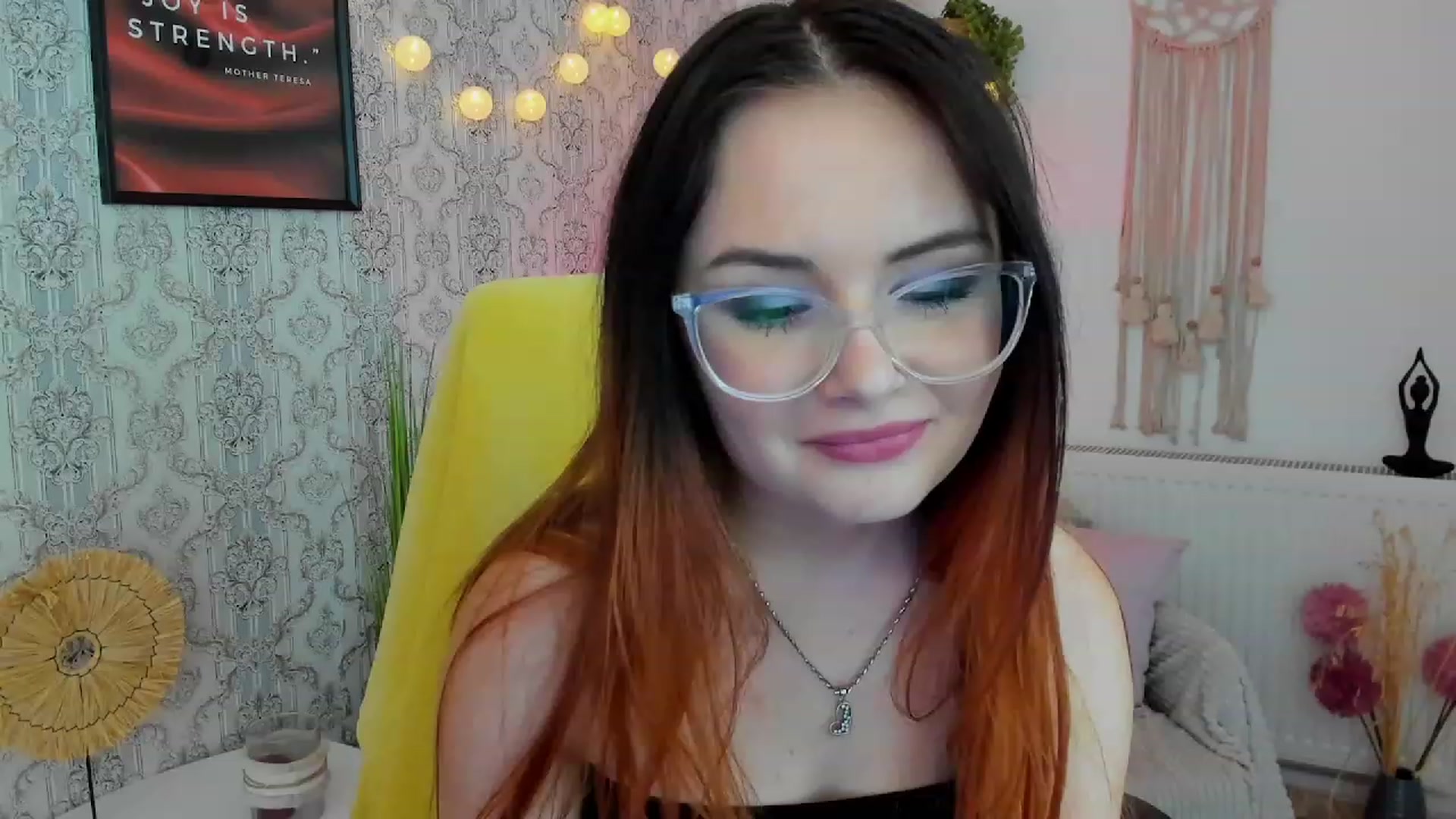 Gallery image thumbnail from Hazel_Moore18's myfreecams stream on, 09/28/2023, 11:29 image 18 of 20