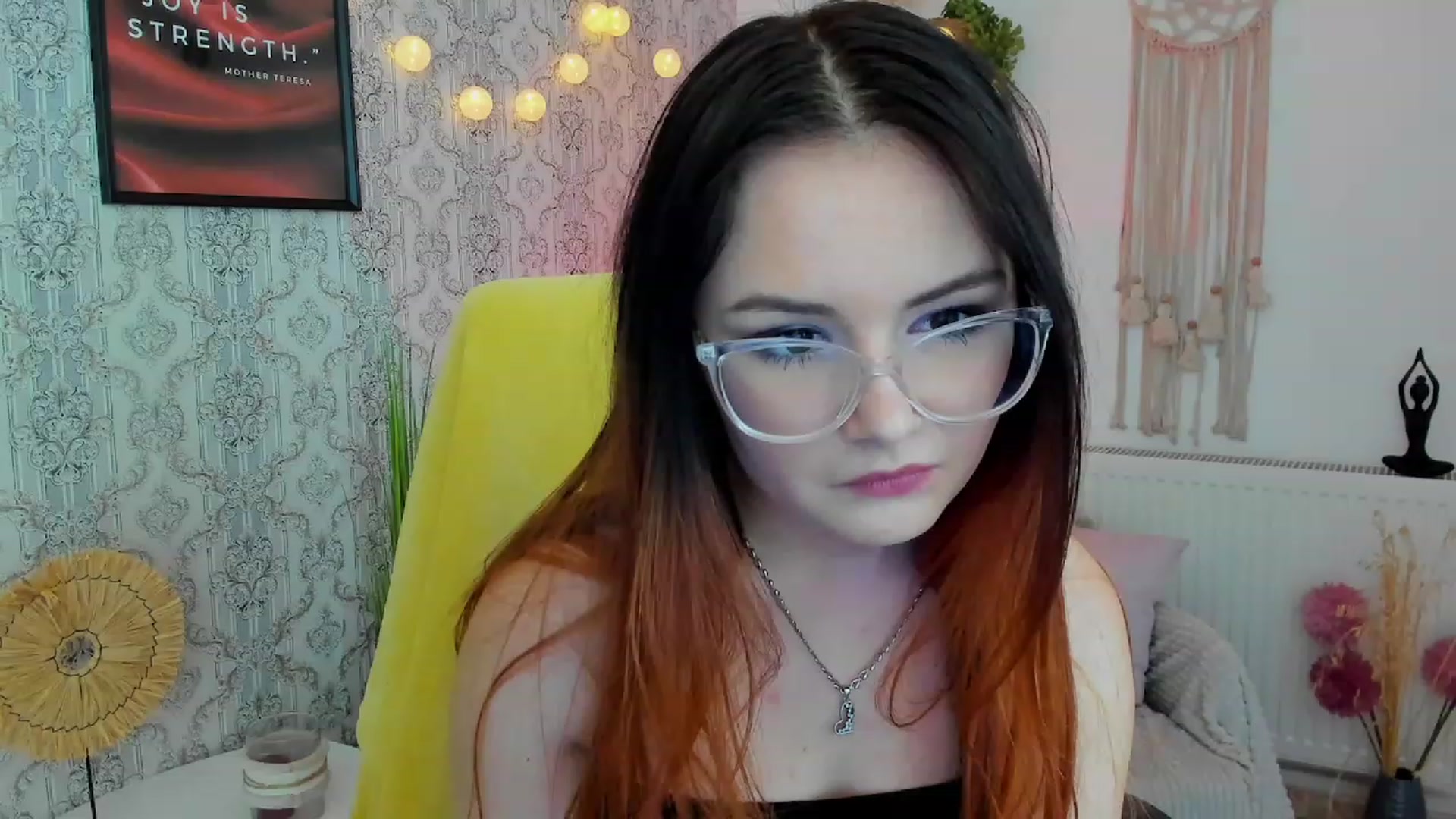Gallery image thumbnail from Hazel_Moore18's myfreecams stream on, 09/28/2023, 11:29 image 19 of 20