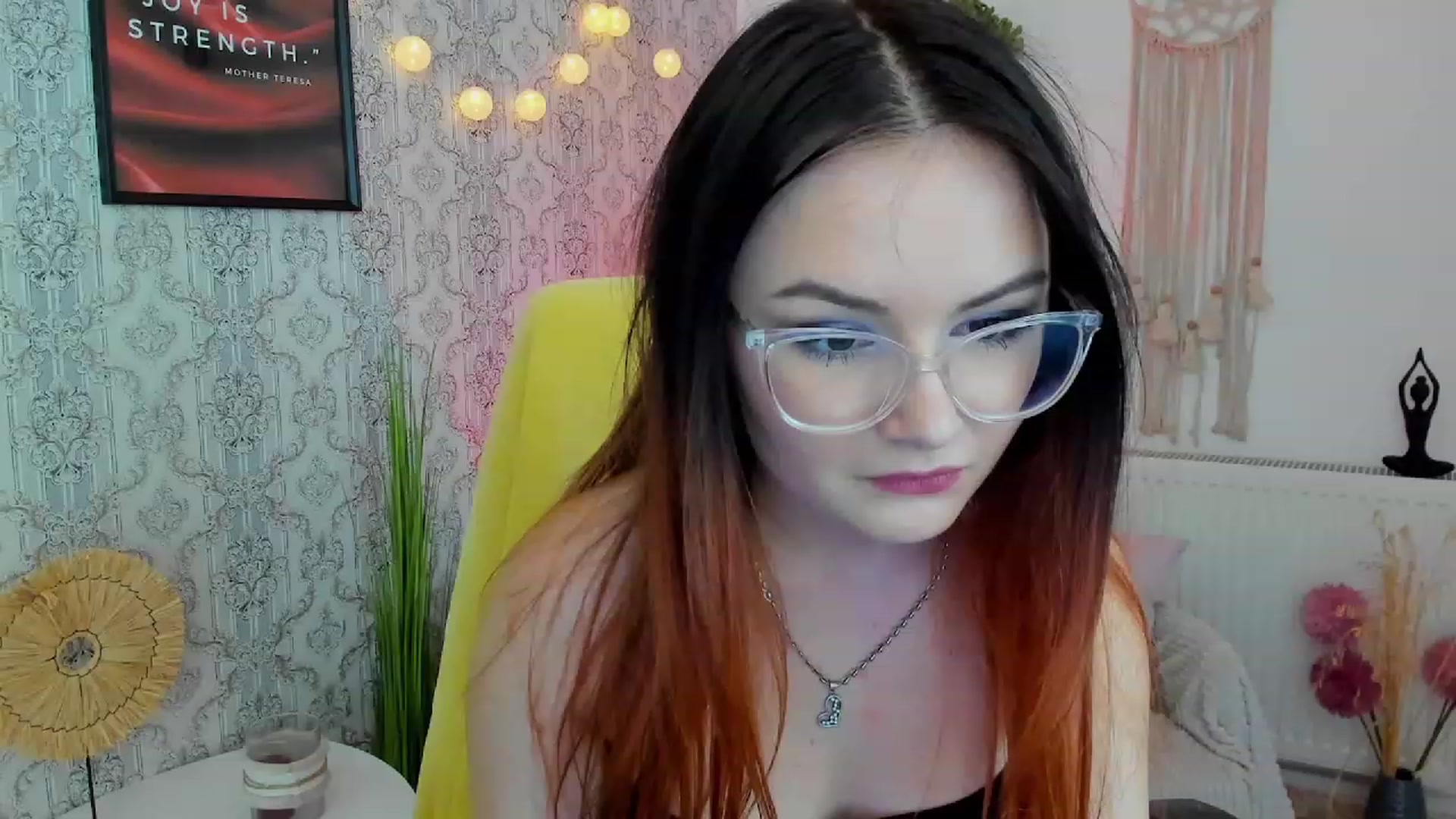 Gallery image thumbnail from Hazel_Moore18's myfreecams stream on, 09/28/2023, 11:29 image 10 of 20